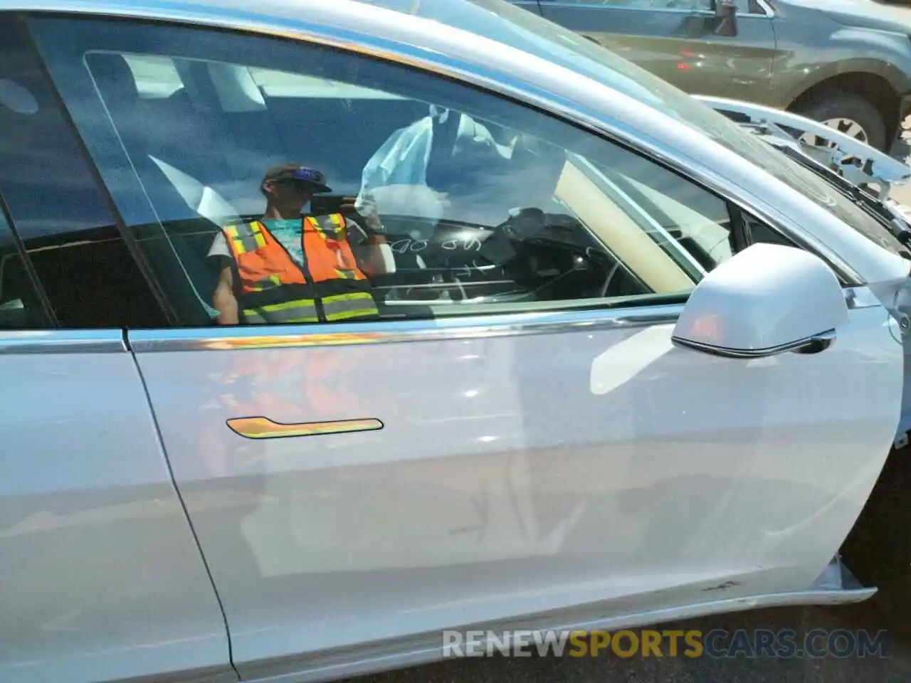 5 Photograph of a damaged car 5YJ3E1EC0LF641517 TESLA MODEL 3 2020