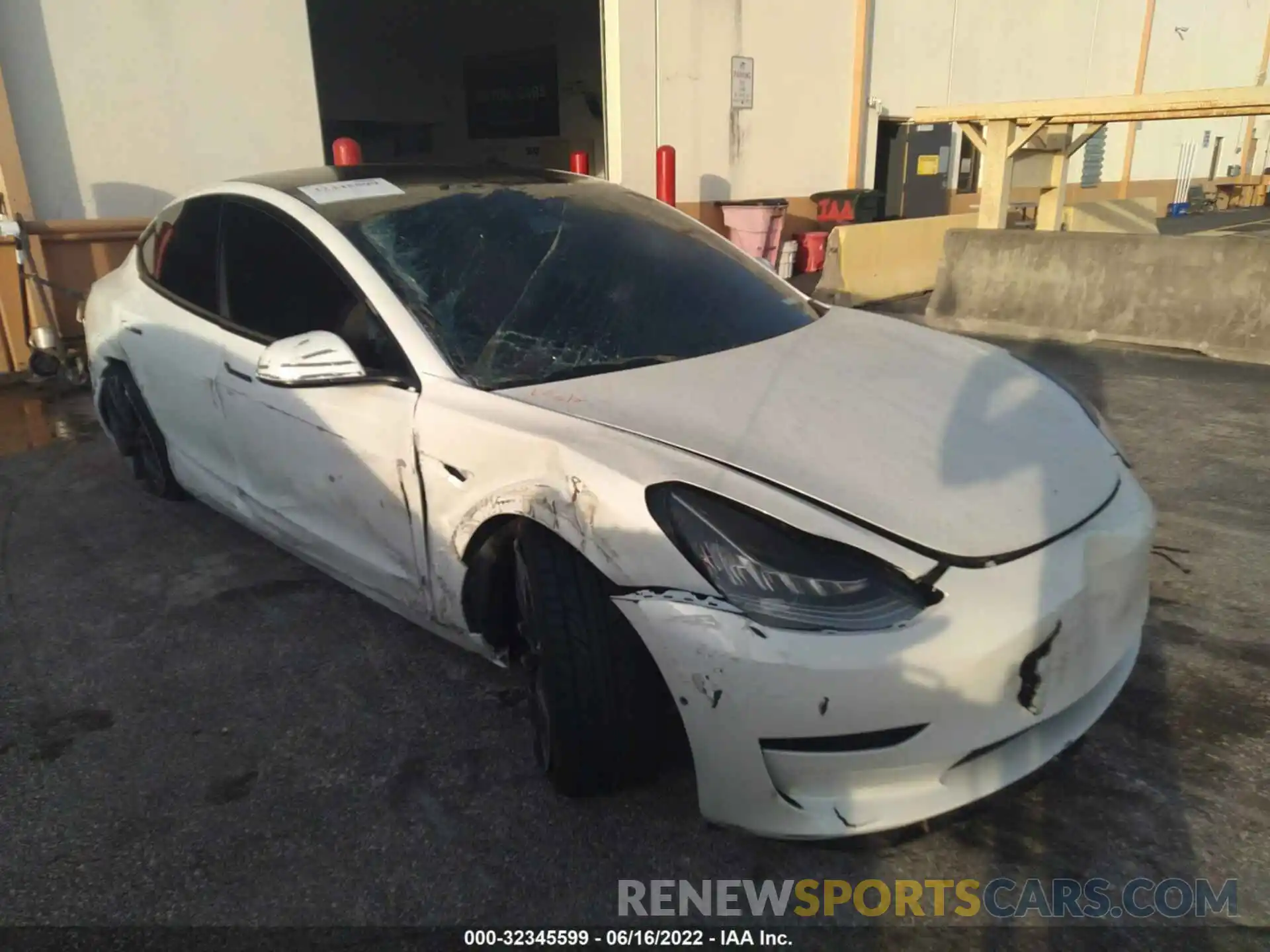 1 Фотография поврежденного автомобиля 5YJ3E1EC0LF642120 TESLA MODEL 3 2020