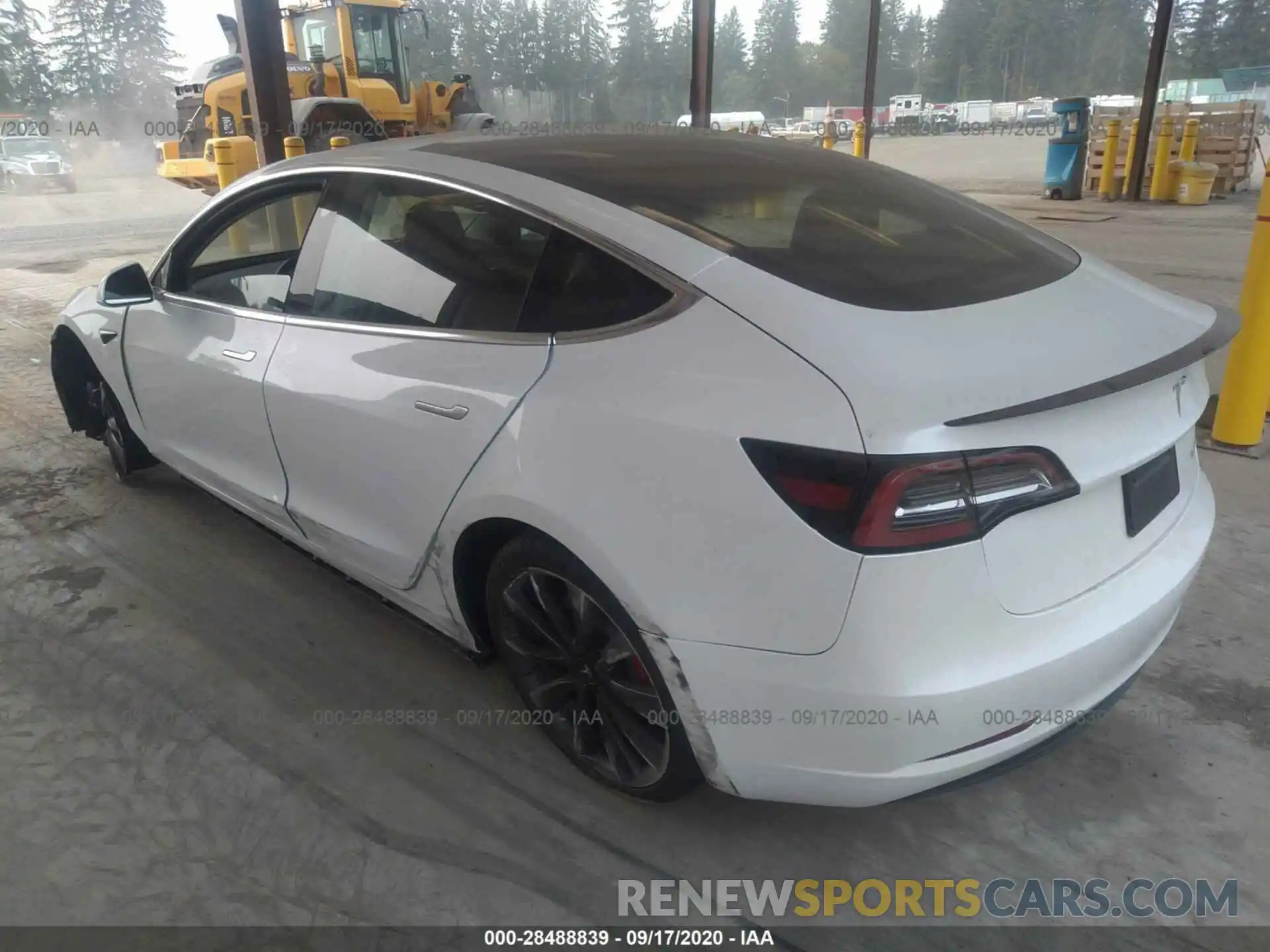 3 Photograph of a damaged car 5YJ3E1EC1LF624032 TESLA MODEL 3 2020