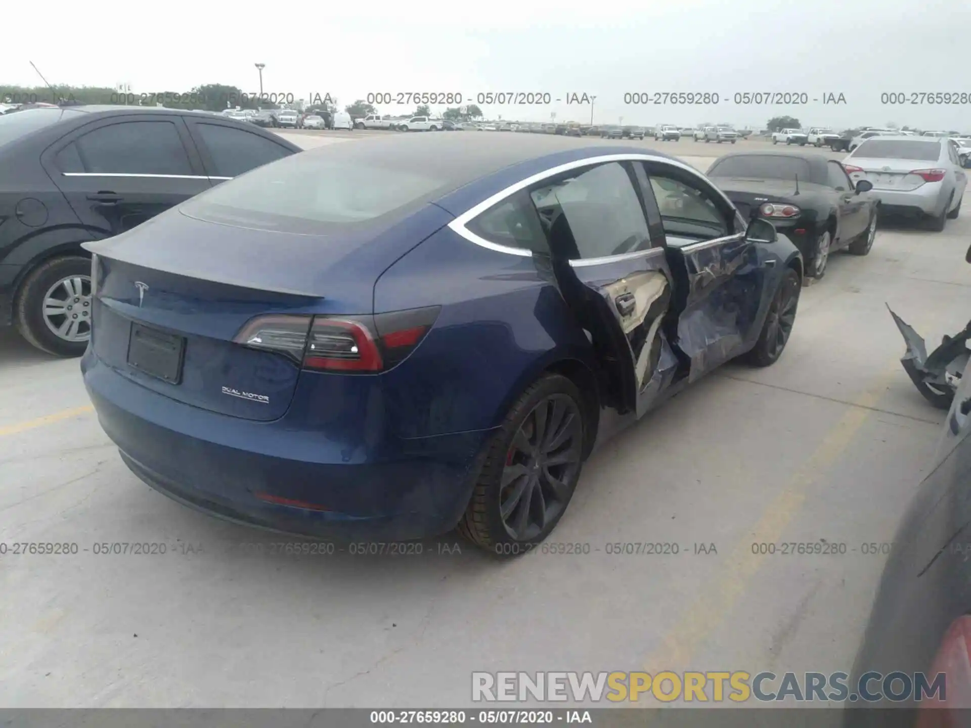 4 Фотография поврежденного автомобиля 5YJ3E1EC1LF624581 TESLA MODEL 3 2020