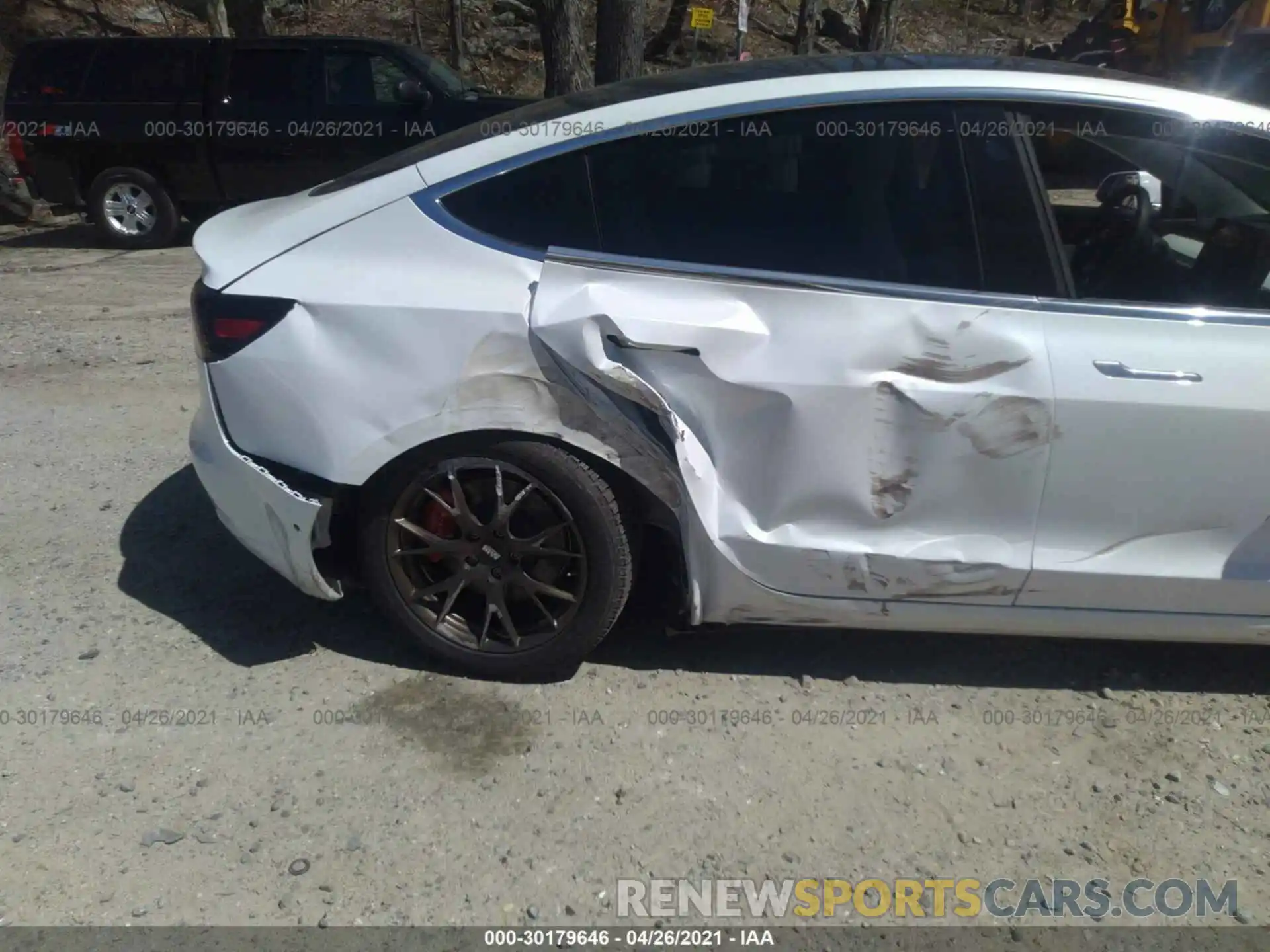 6 Photograph of a damaged car 5YJ3E1EC1LF642028 TESLA MODEL 3 2020