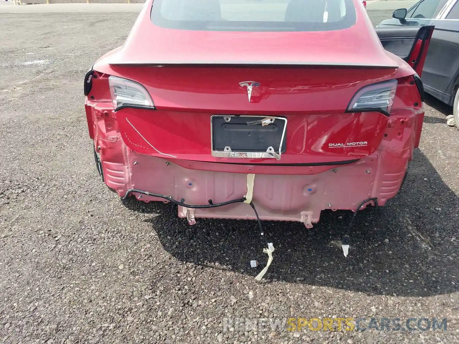 9 Photograph of a damaged car 5YJ3E1EC1LF669293 TESLA MODEL 3 2020