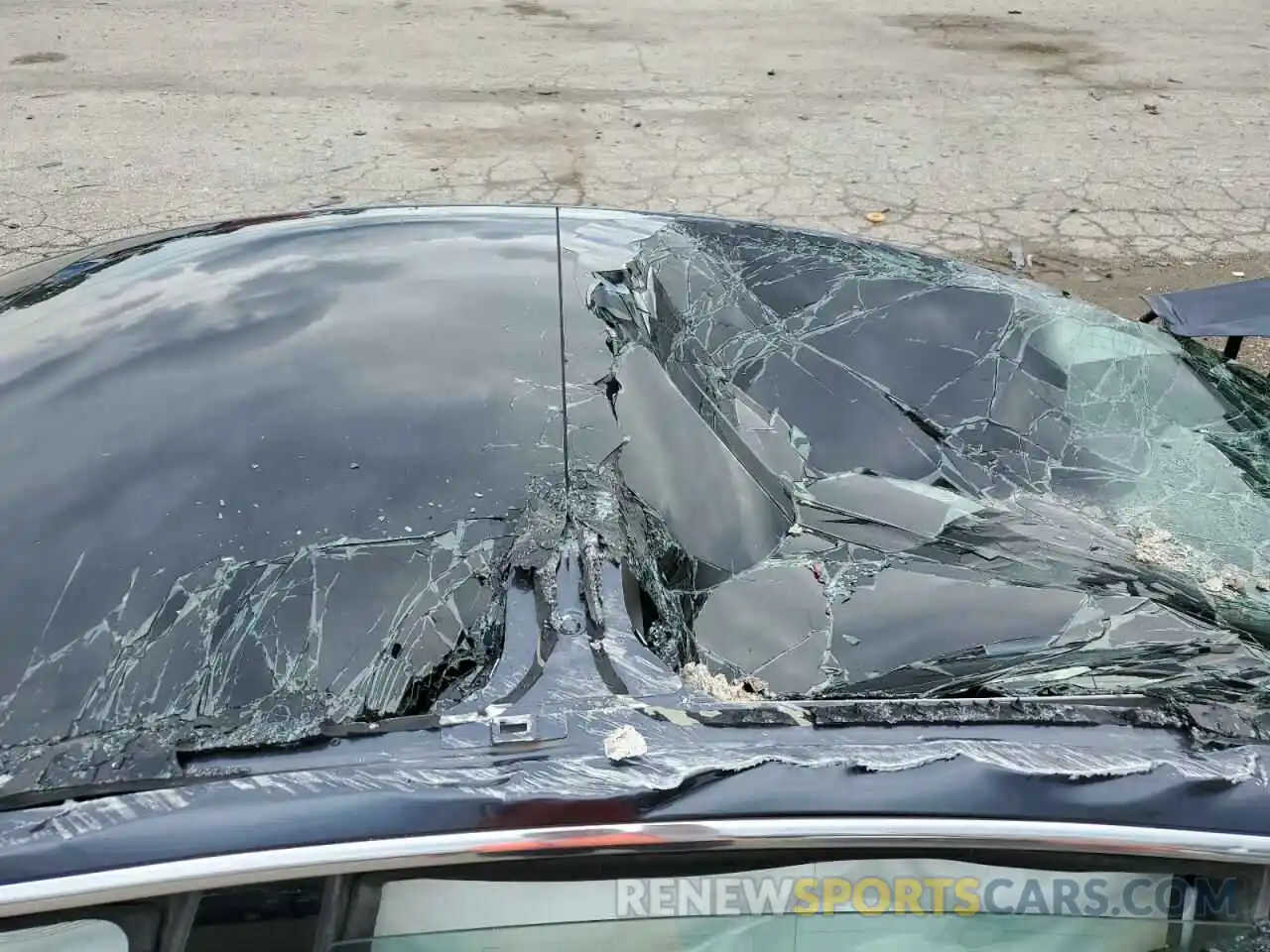 10 Photograph of a damaged car 5YJ3E1EC2LF586701 TESLA MODEL 3 2020