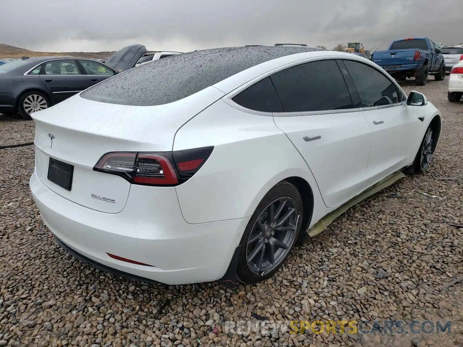 4 Фотография поврежденного автомобиля 5YJ3E1EC2LF602640 TESLA MODEL 3 2020