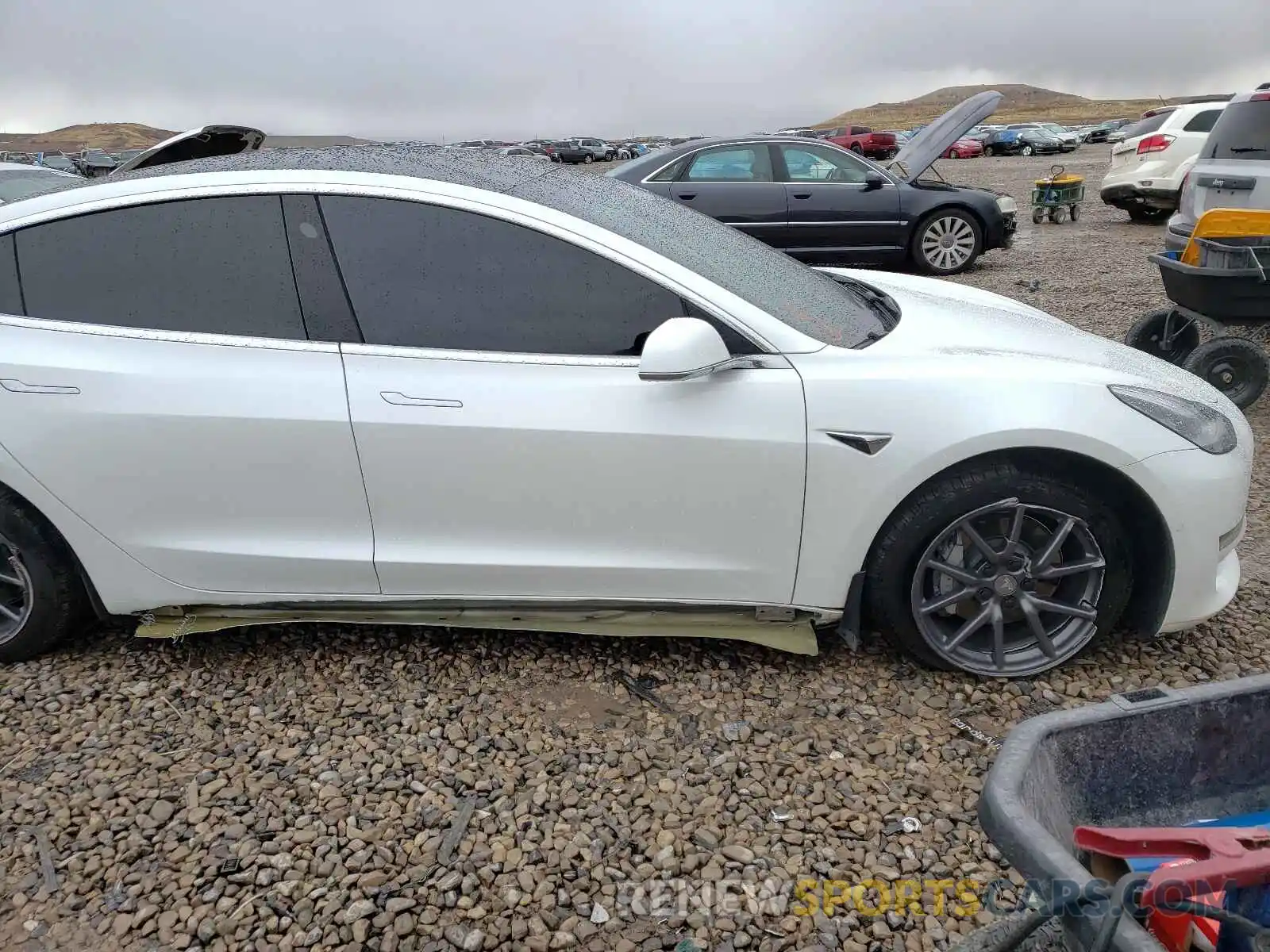 9 Photograph of a damaged car 5YJ3E1EC2LF602640 TESLA MODEL 3 2020