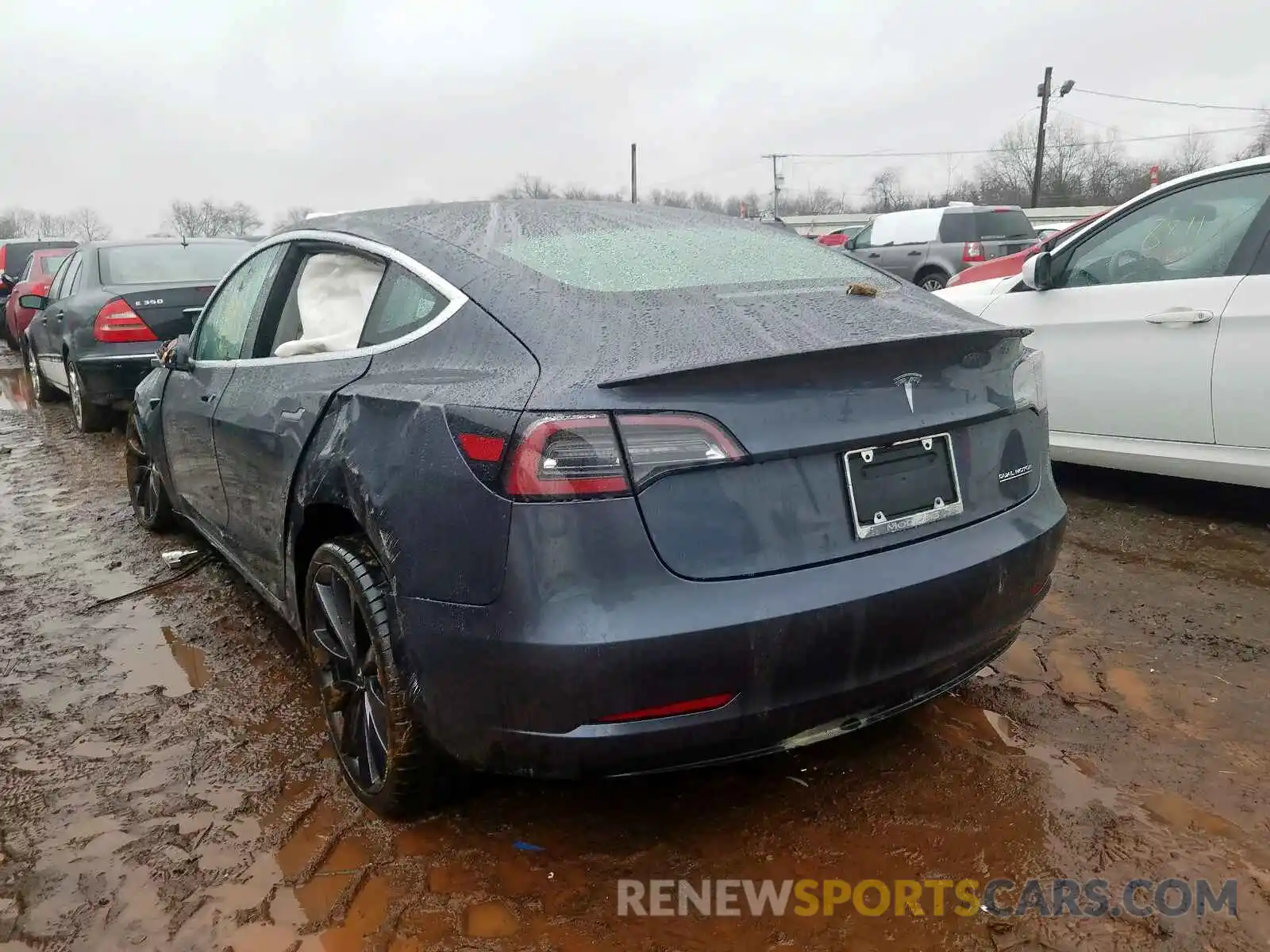 3 Photograph of a damaged car 5YJ3E1EC2LF602962 TESLA MODEL 3 2020