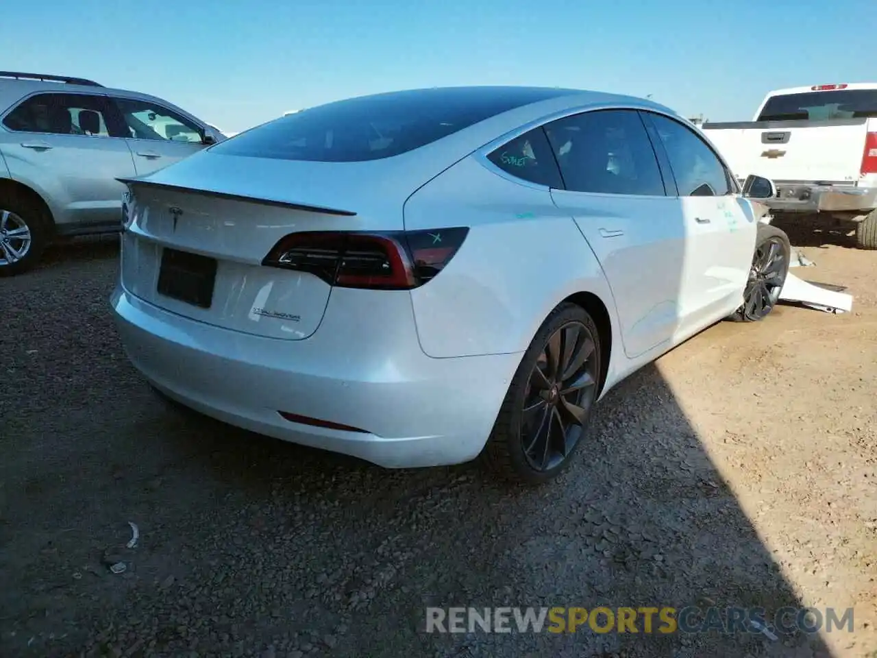 4 Фотография поврежденного автомобиля 5YJ3E1EC2LF624895 TESLA MODEL 3 2020