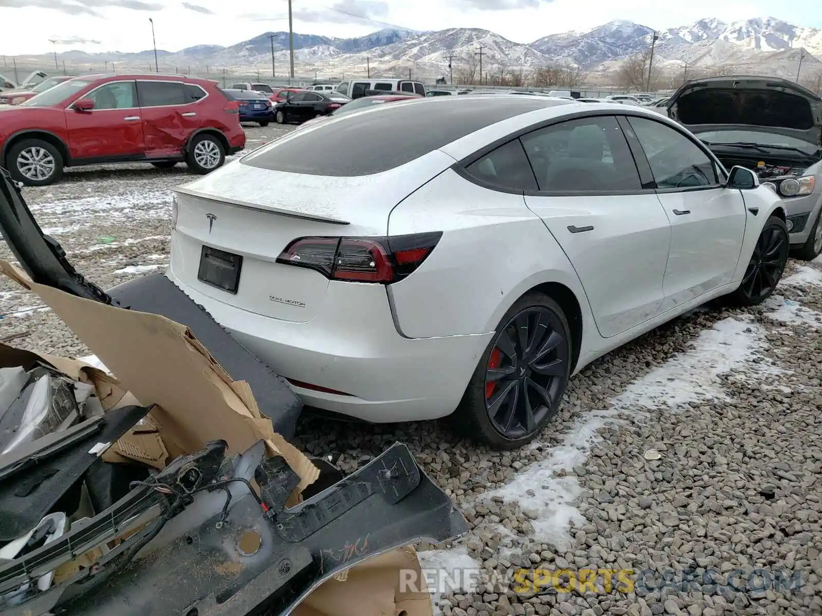 4 Photograph of a damaged car 5YJ3E1EC2LF624962 TESLA MODEL 3 2020