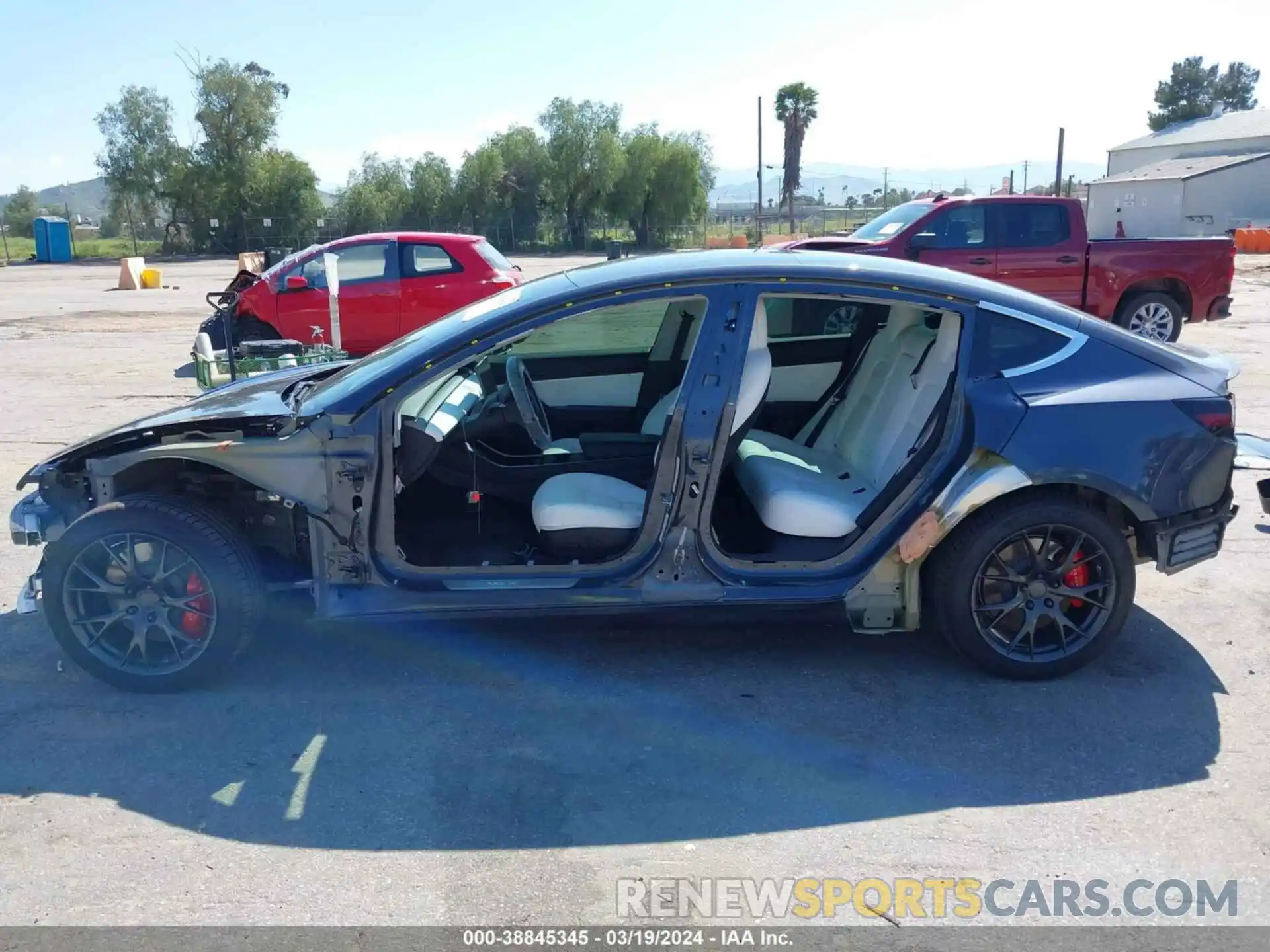 15 Photograph of a damaged car 5YJ3E1EC2LF641714 TESLA MODEL 3 2020