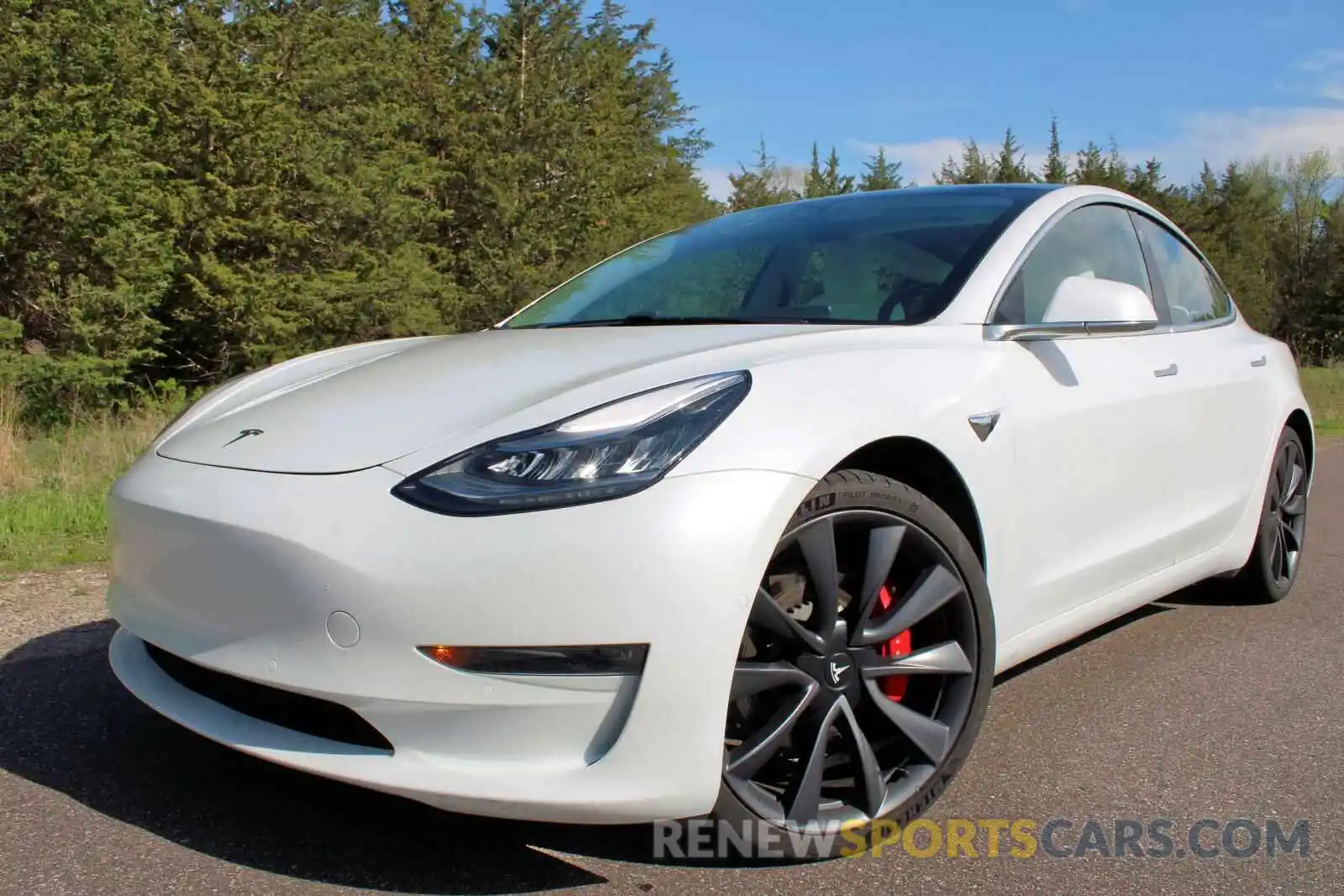 2 Photograph of a damaged car 5YJ3E1EC2LF738928 TESLA MODEL 3 2020