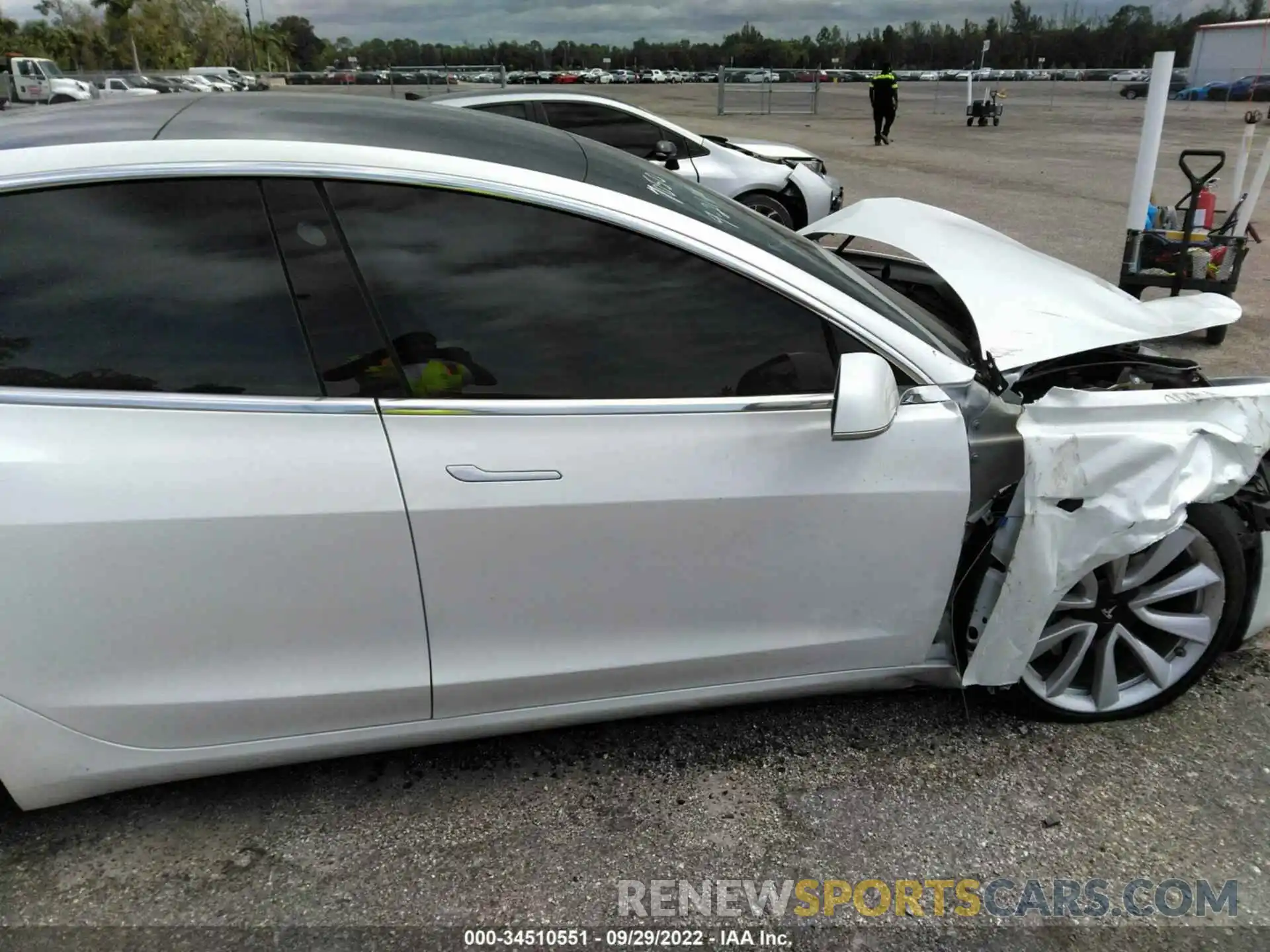 5 Photograph of a damaged car 5YJ3E1EC3LF587050 TESLA MODEL 3 2020