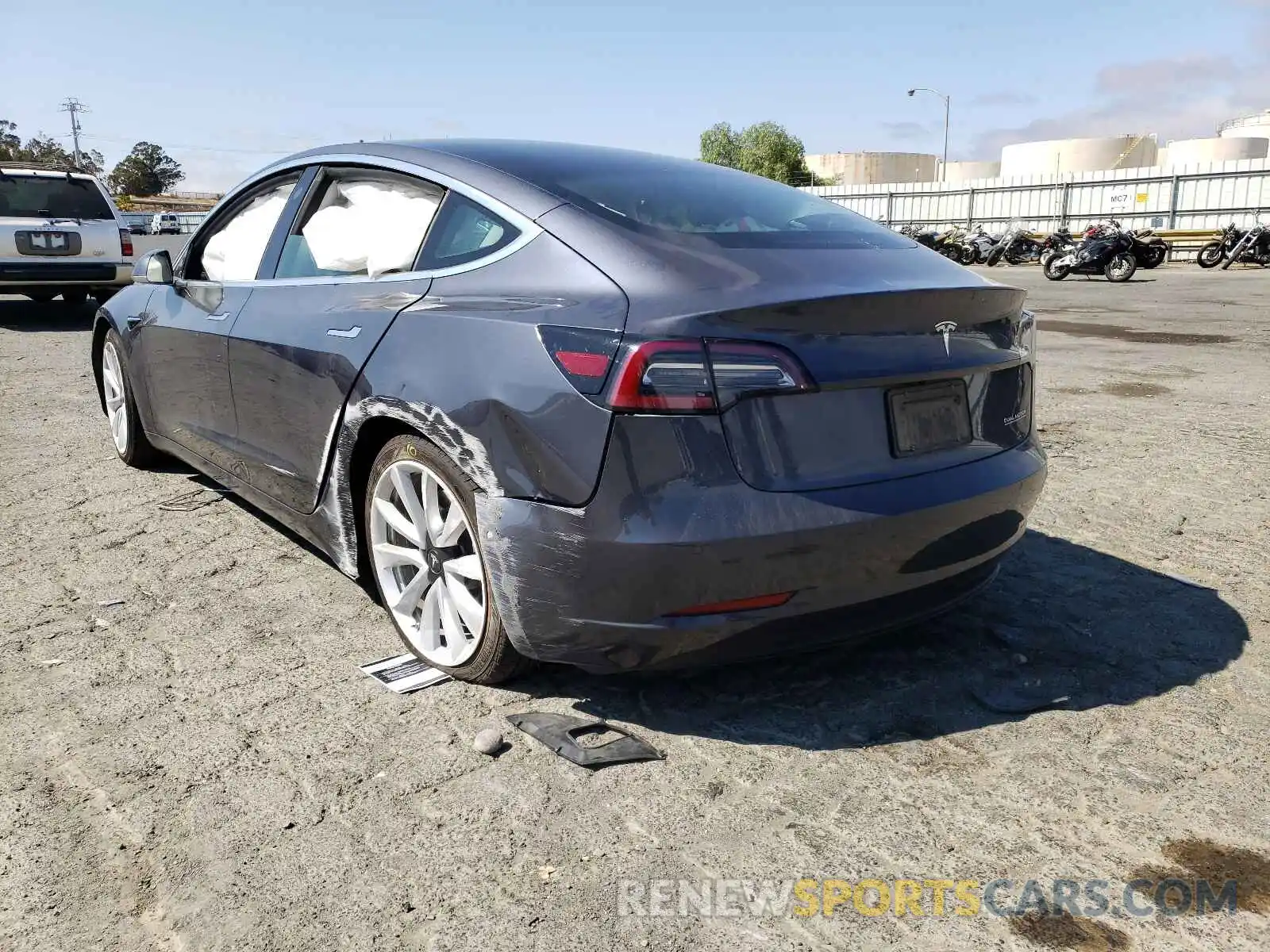 3 Photograph of a damaged car 5YJ3E1EC3LF627126 TESLA MODEL 3 2020