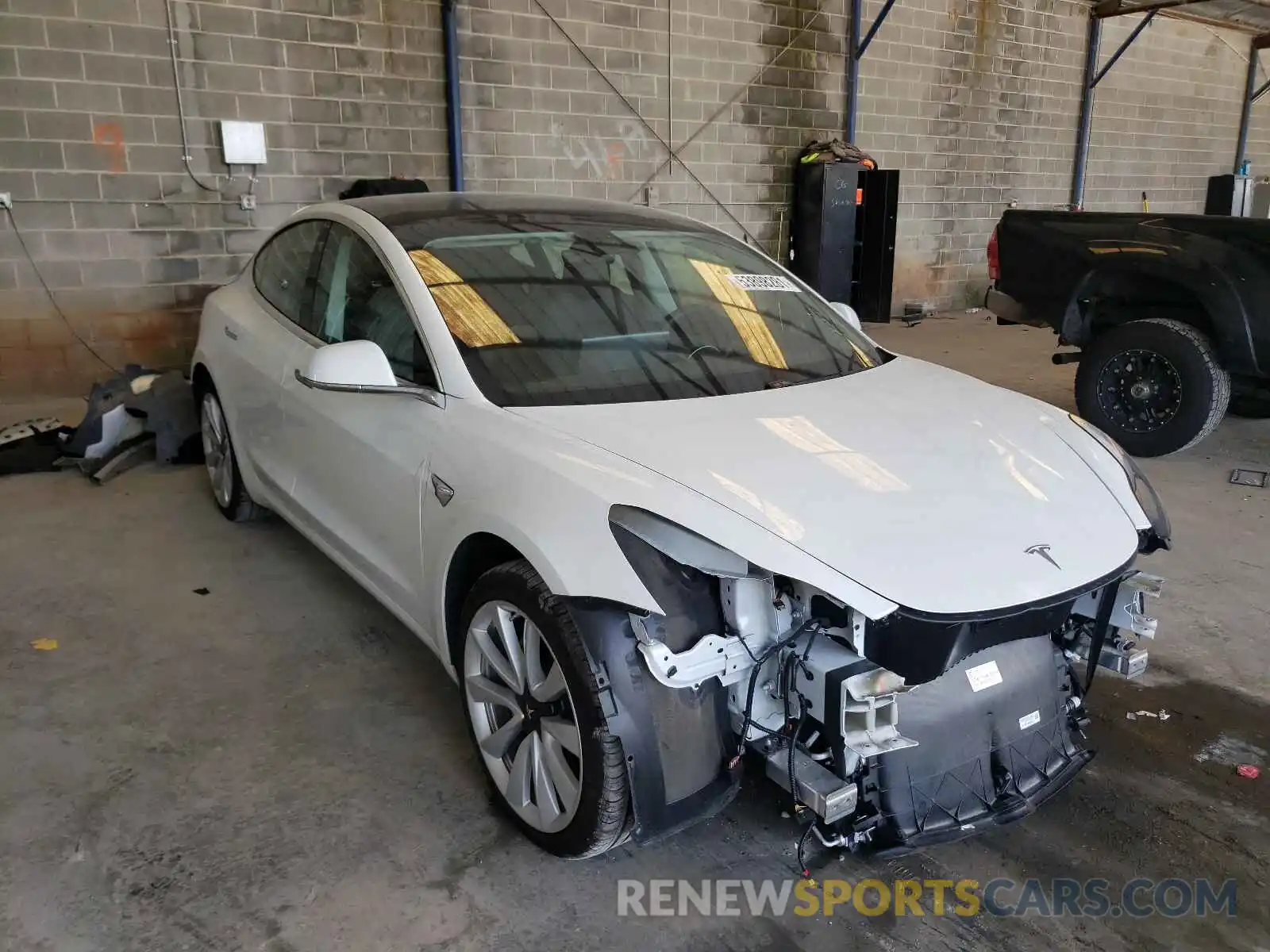 1 Photograph of a damaged car 5YJ3E1EC4LF586943 TESLA MODEL 3 2020