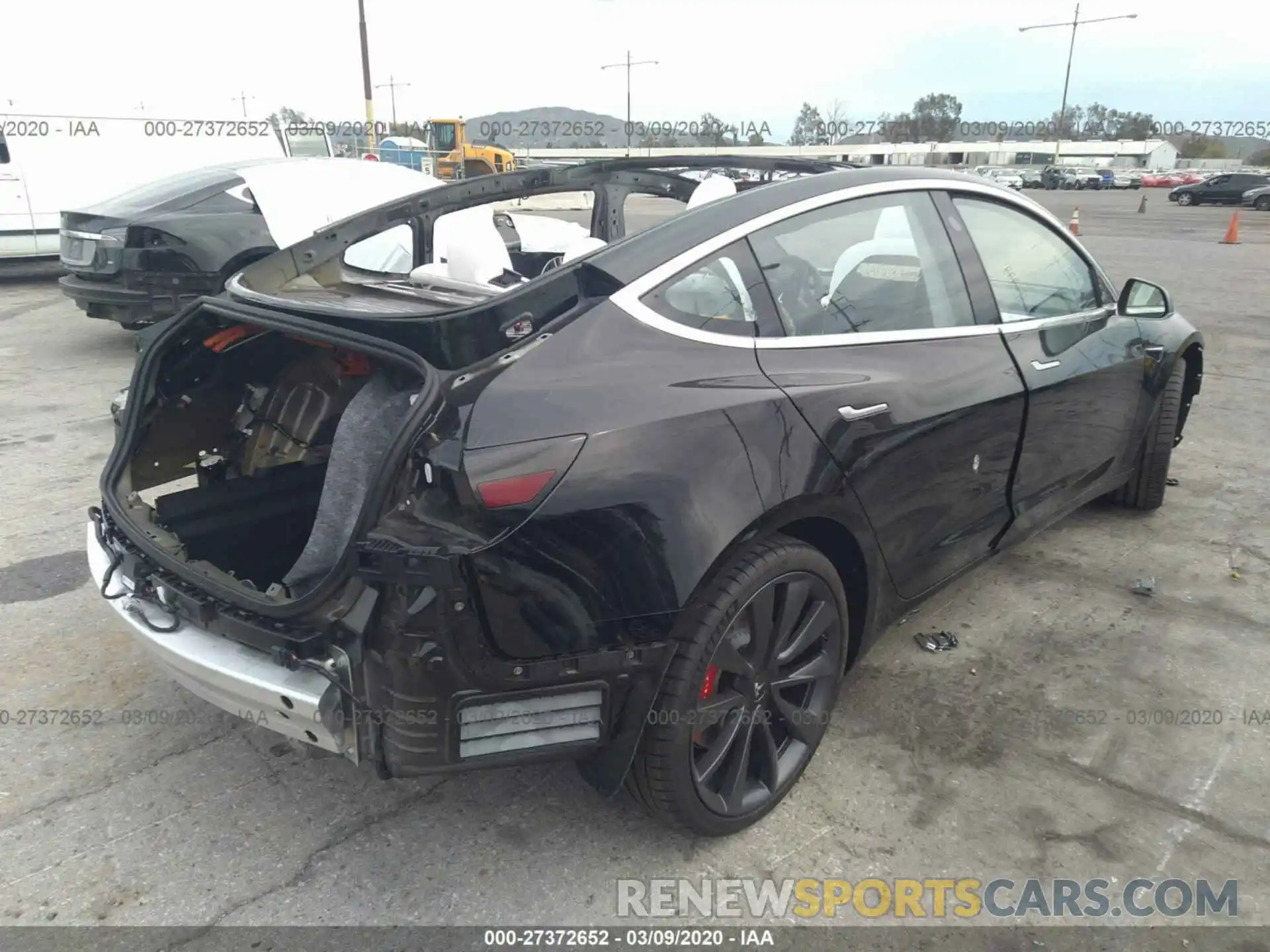 4 Photograph of a damaged car 5YJ3E1EC4LF641603 TESLA MODEL 3 2020