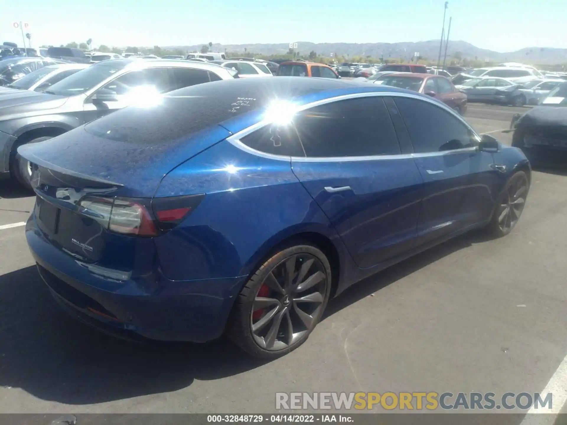 4 Photograph of a damaged car 5YJ3E1EC4LF669479 TESLA MODEL 3 2020