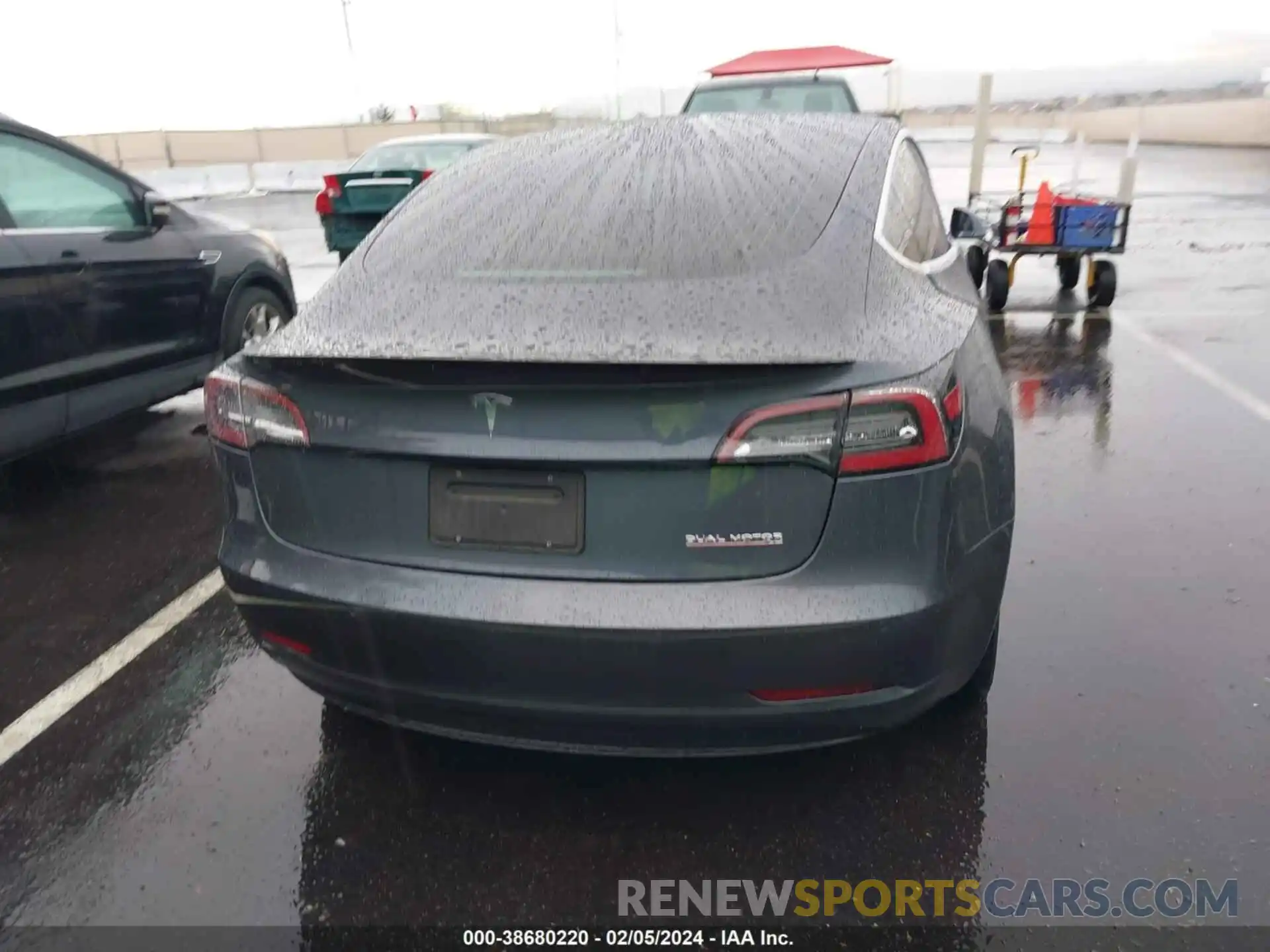 16 Photograph of a damaged car 5YJ3E1EC4LF719720 TESLA MODEL 3 2020