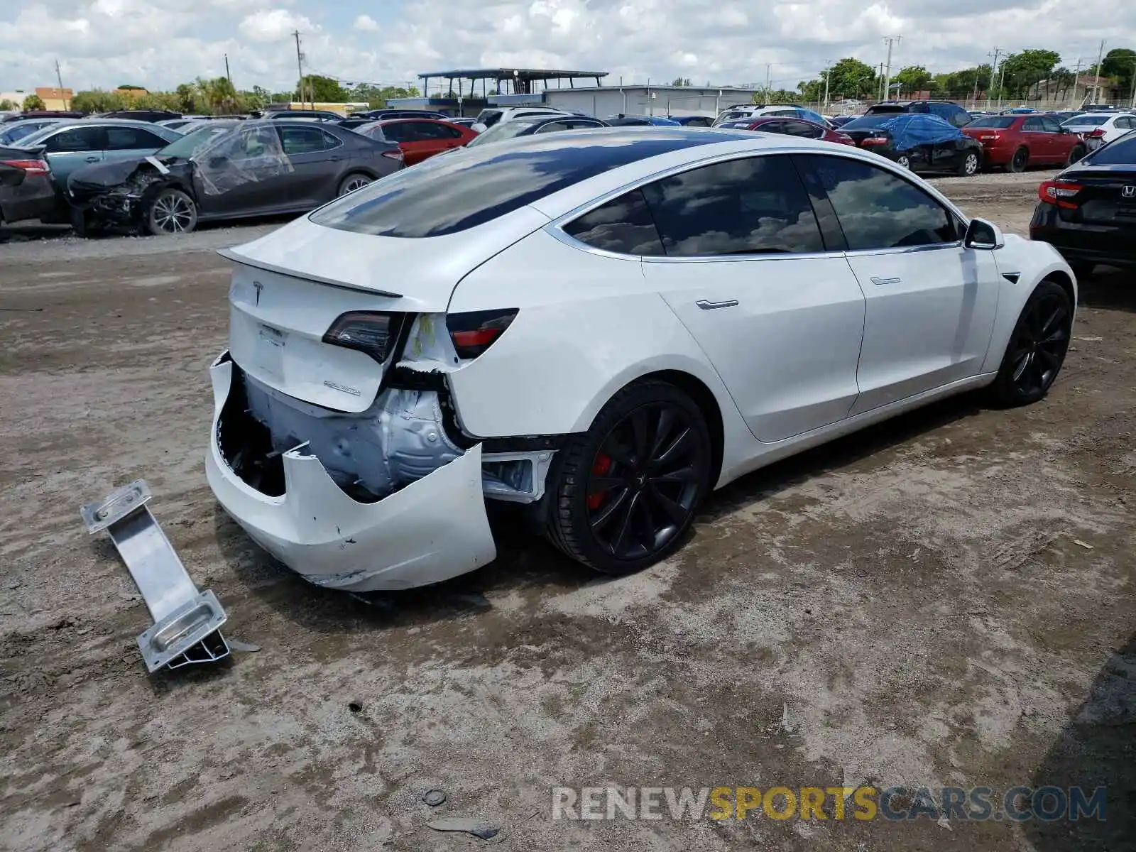 4 Photograph of a damaged car 5YJ3E1EC4LF800197 TESLA MODEL 3 2020