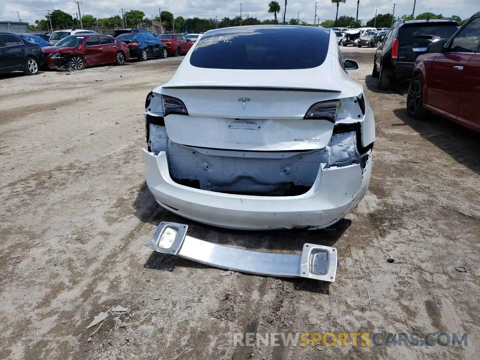 9 Photograph of a damaged car 5YJ3E1EC4LF800197 TESLA MODEL 3 2020