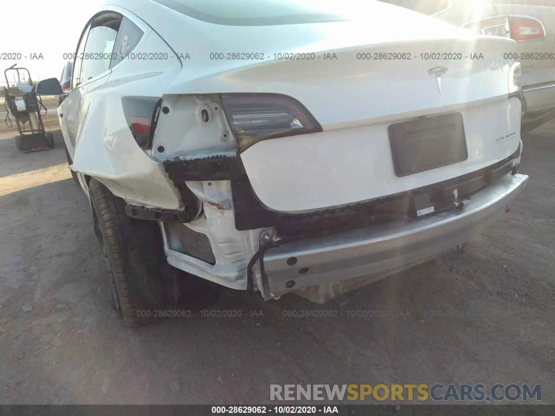 6 Photograph of a damaged car 5YJ3E1EC5LF601949 TESLA MODEL 3 2020