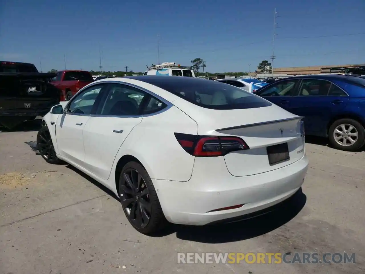 3 Photograph of a damaged car 5YJ3E1EC5LF624728 TESLA MODEL 3 2020