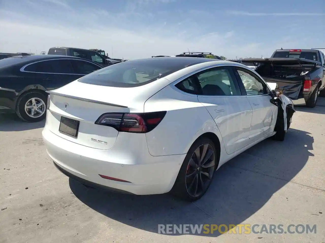 4 Photograph of a damaged car 5YJ3E1EC5LF624728 TESLA MODEL 3 2020