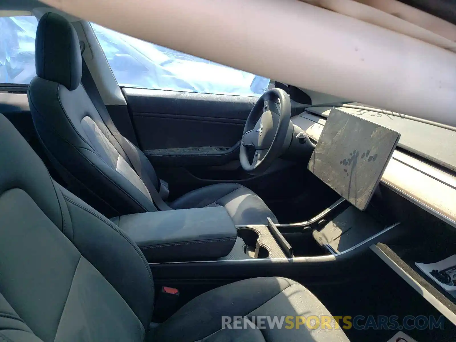 5 Photograph of a damaged car 5YJ3E1EC5LF791686 TESLA MODEL 3 2020