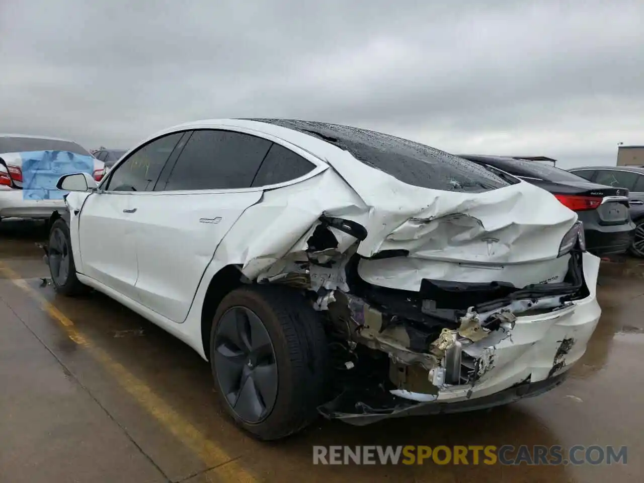 3 Photograph of a damaged car 5YJ3E1EC6LF601927 TESLA MODEL 3 2020