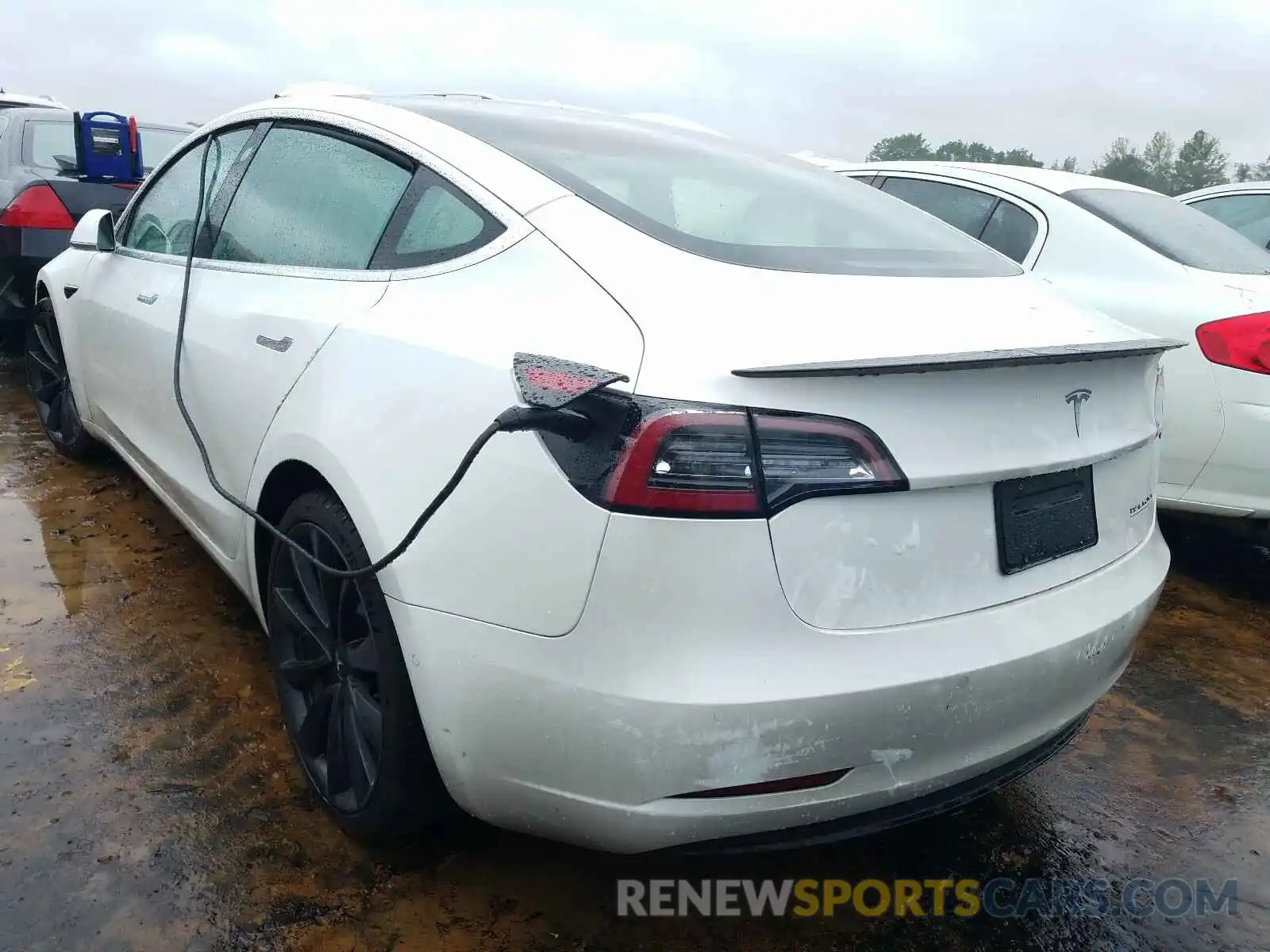 3 Photograph of a damaged car 5YJ3E1EC6LF642056 TESLA MODEL 3 2020