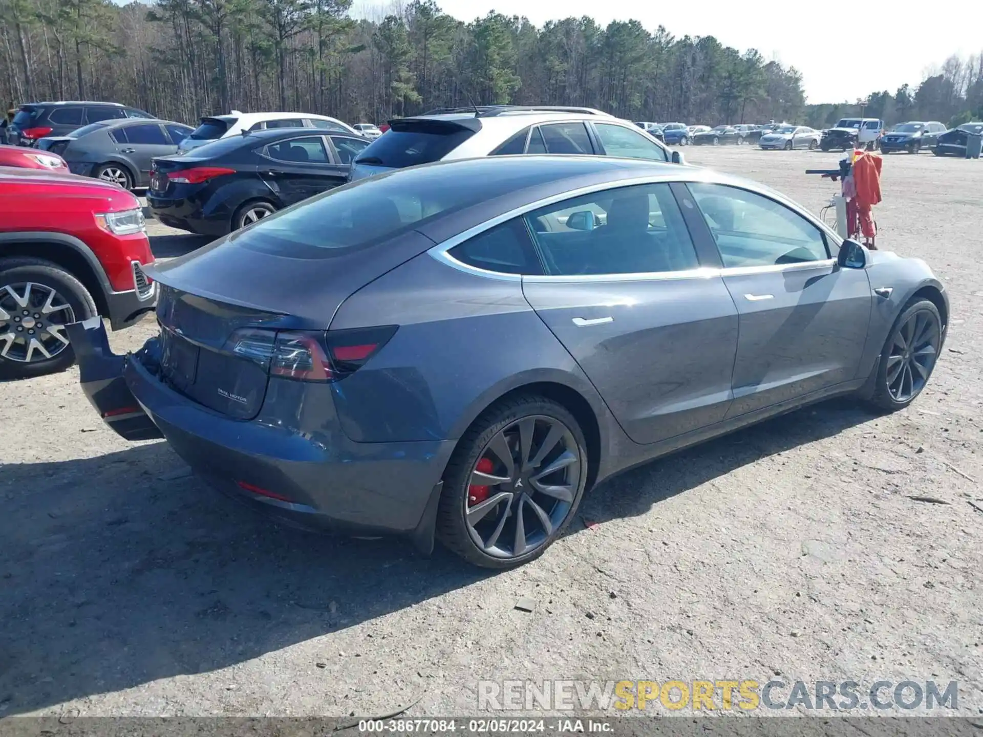 4 Photograph of a damaged car 5YJ3E1EC6LF646902 TESLA MODEL 3 2020