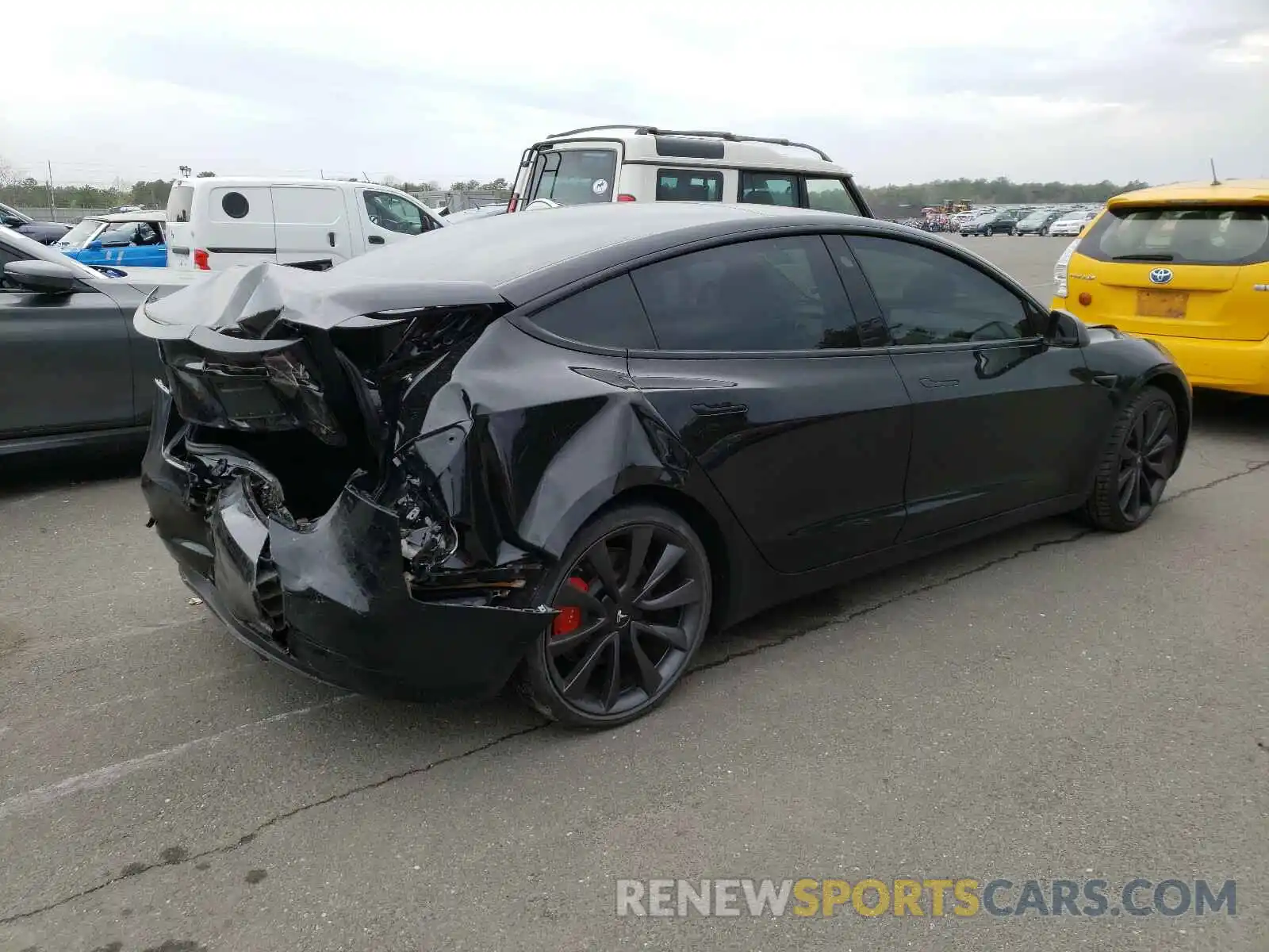 4 Photograph of a damaged car 5YJ3E1EC6LF736082 TESLA MODEL 3 2020