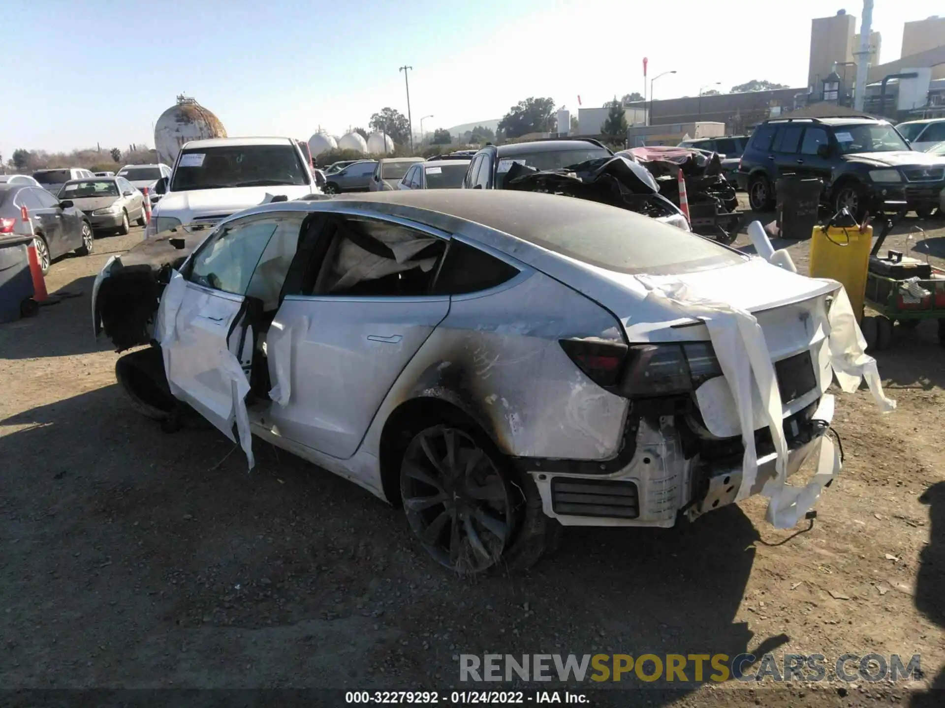 3 Photograph of a damaged car 5YJ3E1EC6LF805465 TESLA MODEL 3 2020