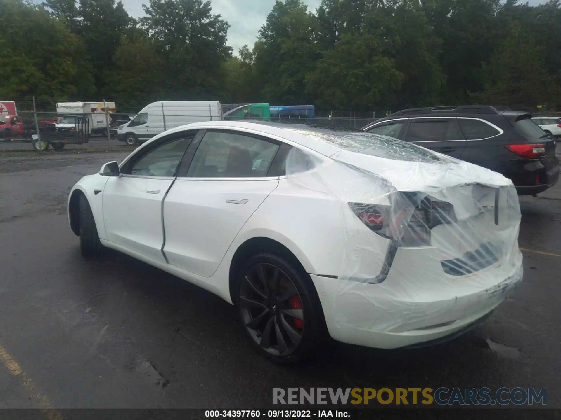 3 Photograph of a damaged car 5YJ3E1EC7LF624245 TESLA MODEL 3 2020