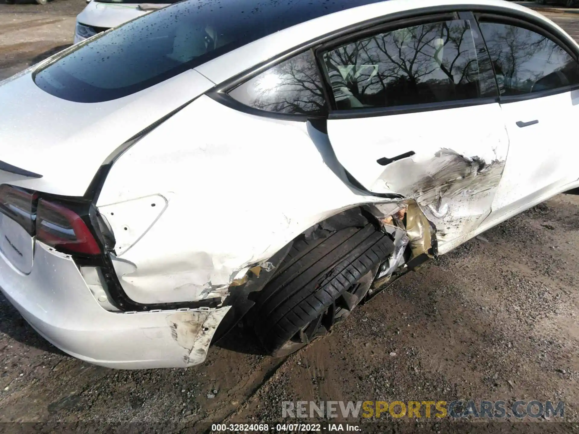 6 Photograph of a damaged car 5YJ3E1EC7LF624648 TESLA MODEL 3 2020