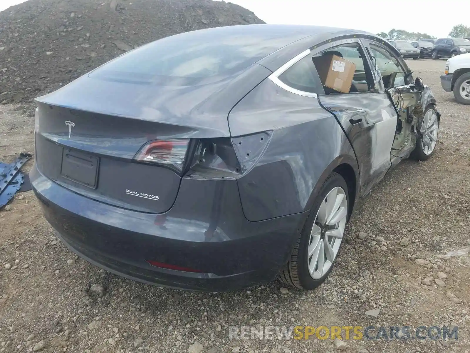 4 Фотография поврежденного автомобиля 5YJ3E1EC8LF586654 TESLA MODEL 3 2020