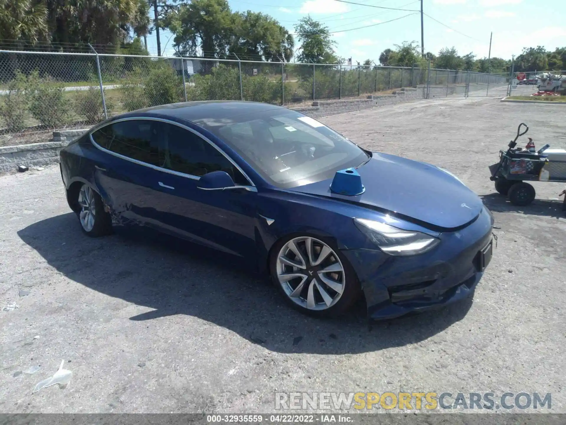 1 Photograph of a damaged car 5YJ3E1EC8LF586864 TESLA MODEL 3 2020