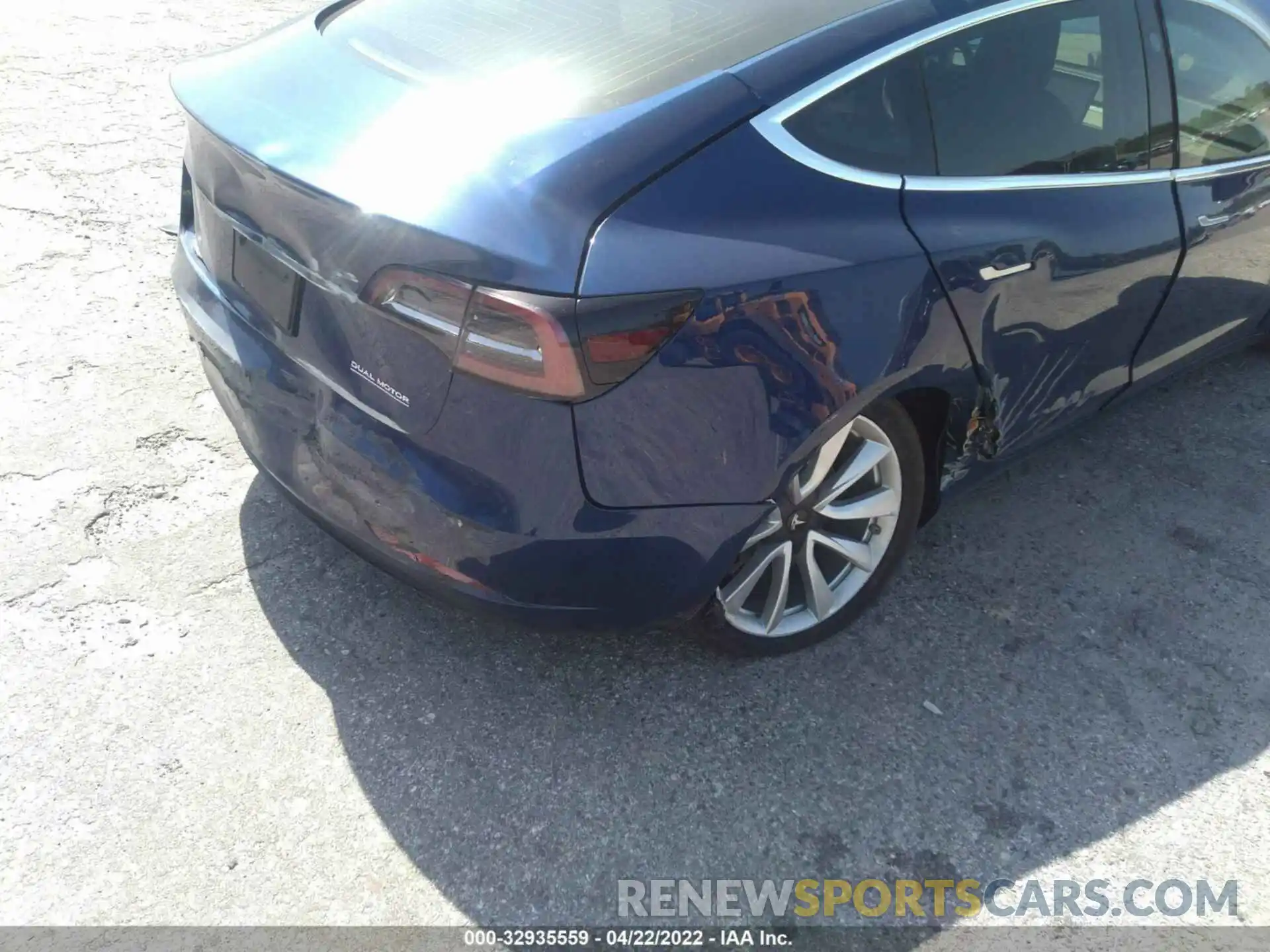 6 Photograph of a damaged car 5YJ3E1EC8LF586864 TESLA MODEL 3 2020