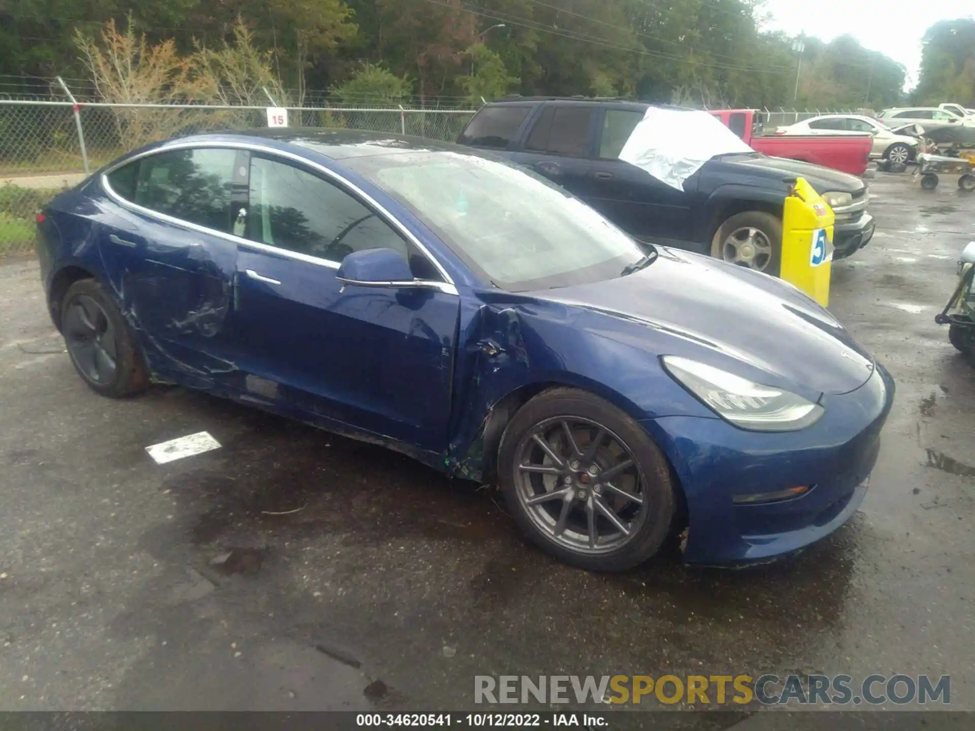 1 Photograph of a damaged car 5YJ3E1EC9LF586551 TESLA MODEL 3 2020