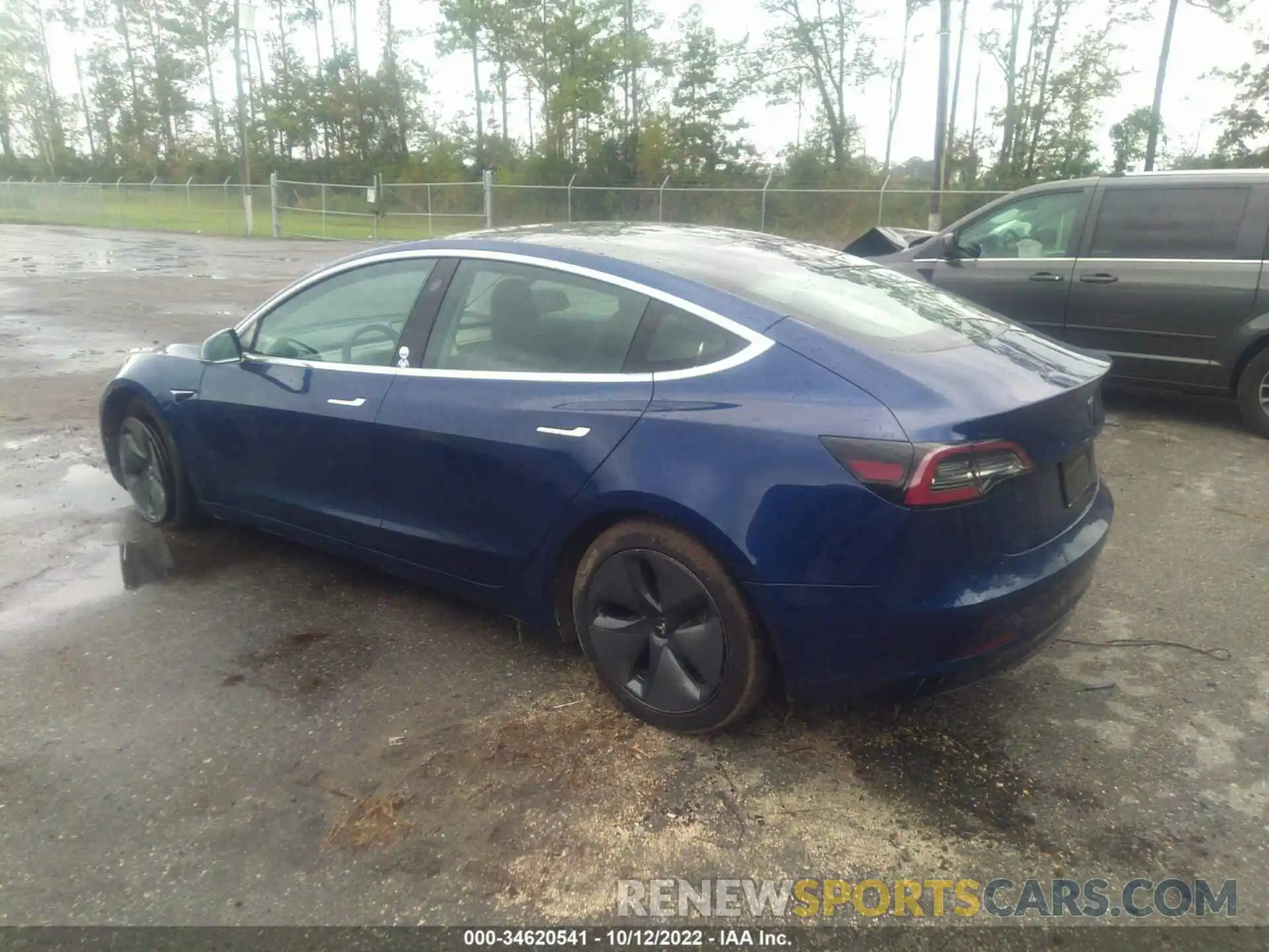 3 Photograph of a damaged car 5YJ3E1EC9LF586551 TESLA MODEL 3 2020