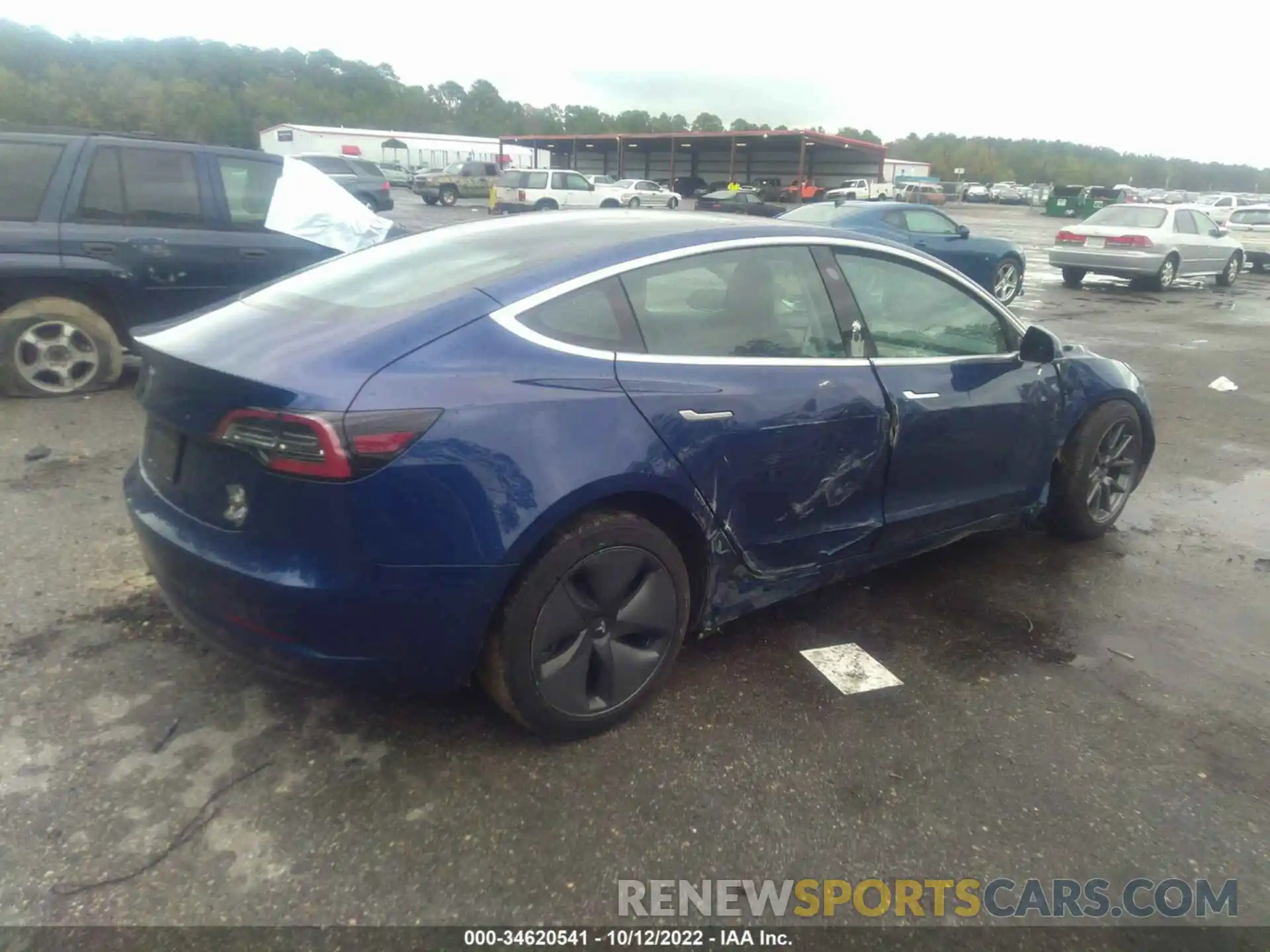 4 Photograph of a damaged car 5YJ3E1EC9LF586551 TESLA MODEL 3 2020