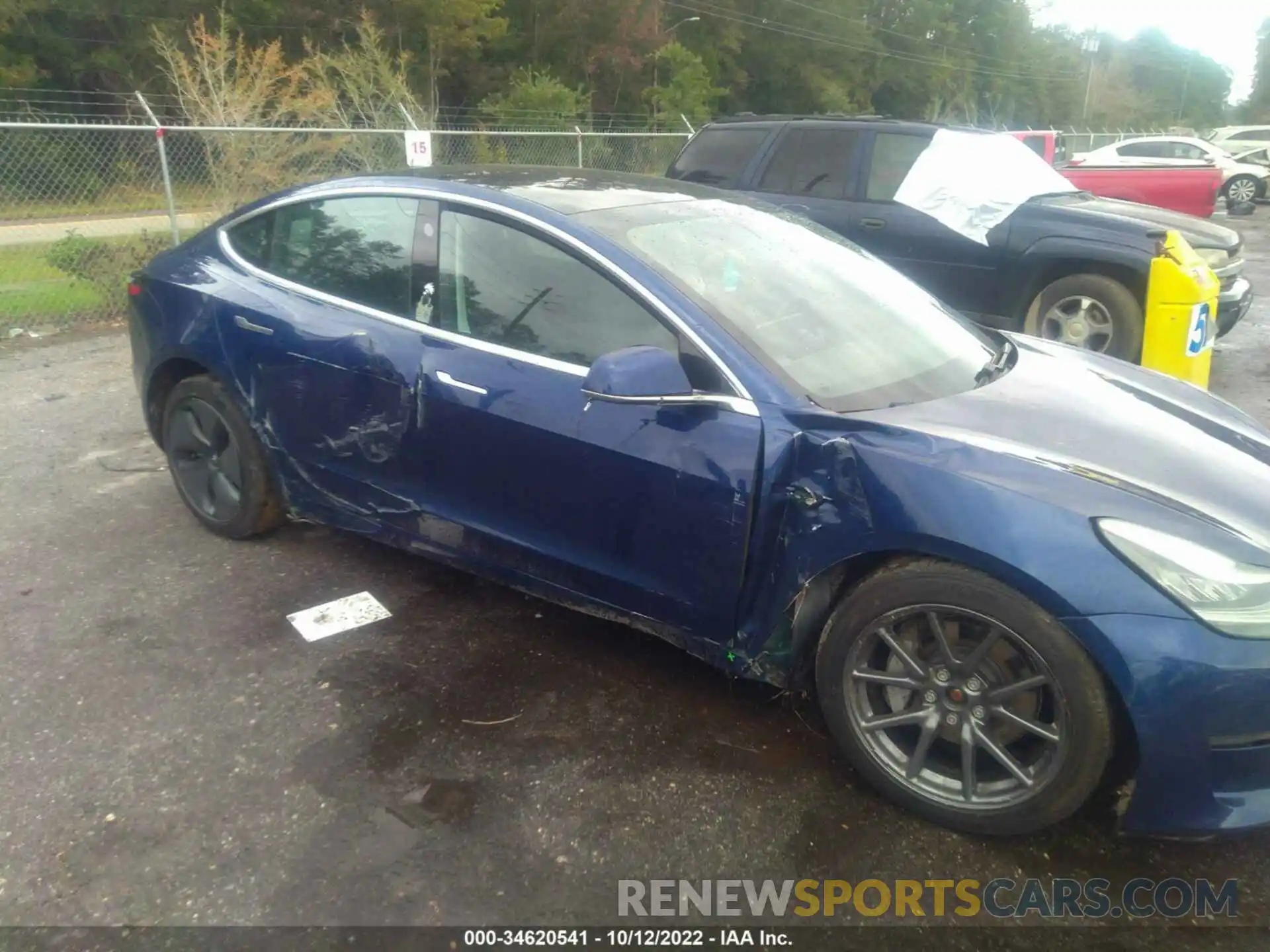 6 Photograph of a damaged car 5YJ3E1EC9LF586551 TESLA MODEL 3 2020