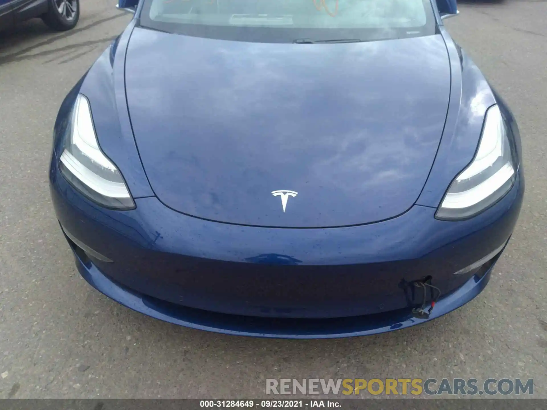 10 Photograph of a damaged car 5YJ3E1EC9LF586582 TESLA MODEL 3 2020