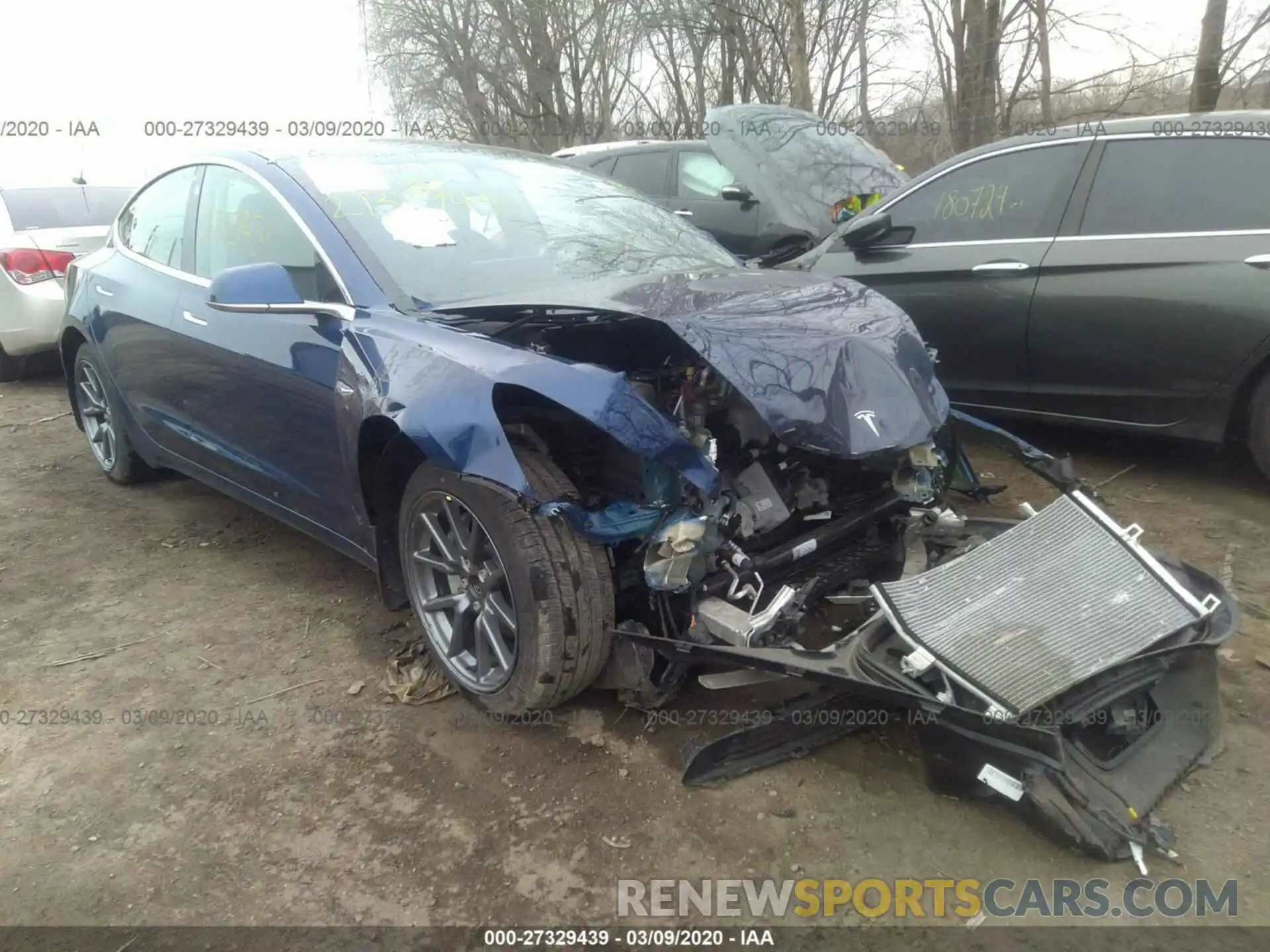 1 Photograph of a damaged car 5YJ3E1ECXLF586610 TESLA MODEL 3 2020