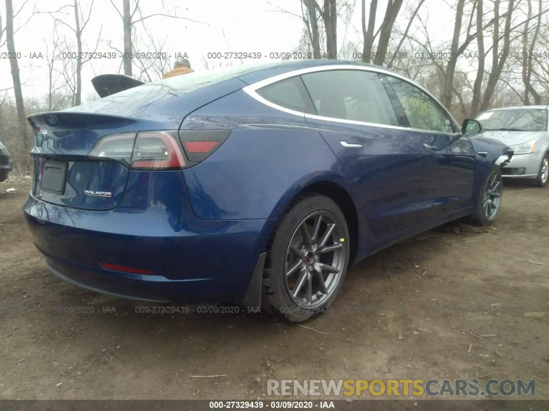 4 Фотография поврежденного автомобиля 5YJ3E1ECXLF586610 TESLA MODEL 3 2020