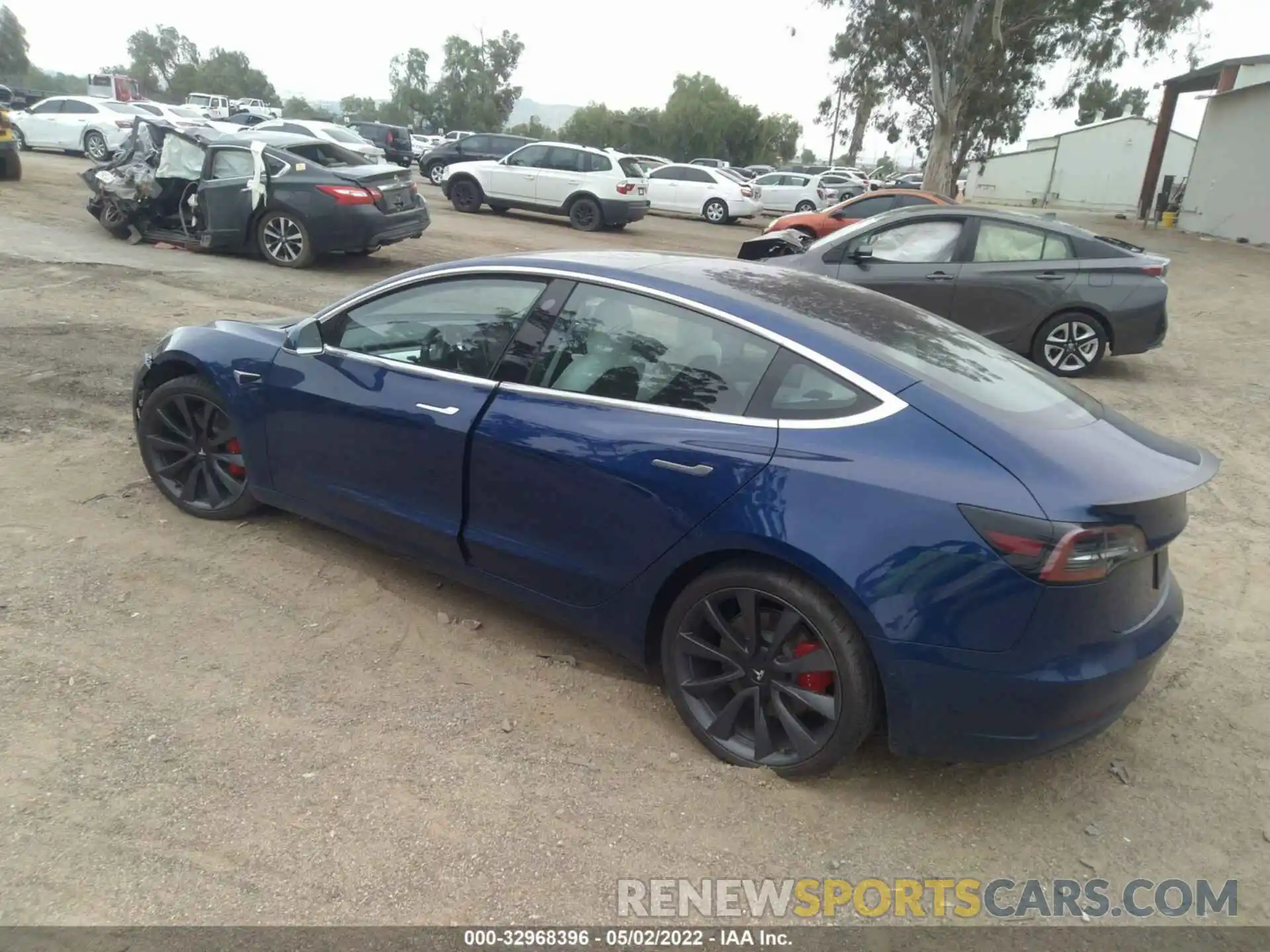 3 Photograph of a damaged car 5YJ3E1ECXLF669647 TESLA MODEL 3 2020