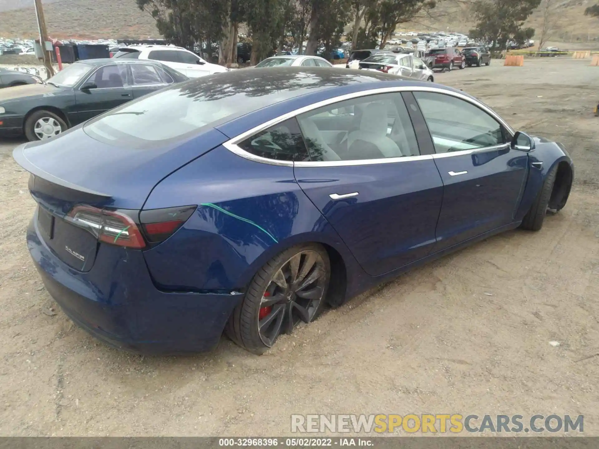 4 Фотография поврежденного автомобиля 5YJ3E1ECXLF669647 TESLA MODEL 3 2020