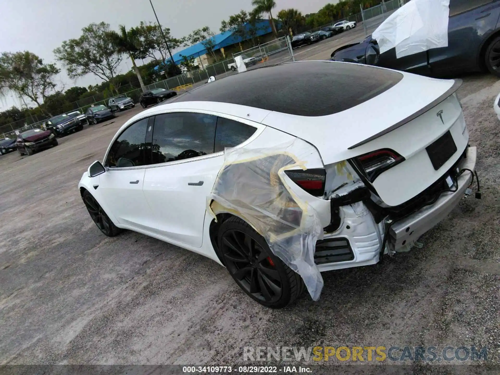 3 Photograph of a damaged car 5YJ3E1ECXLF714182 TESLA MODEL 3 2020