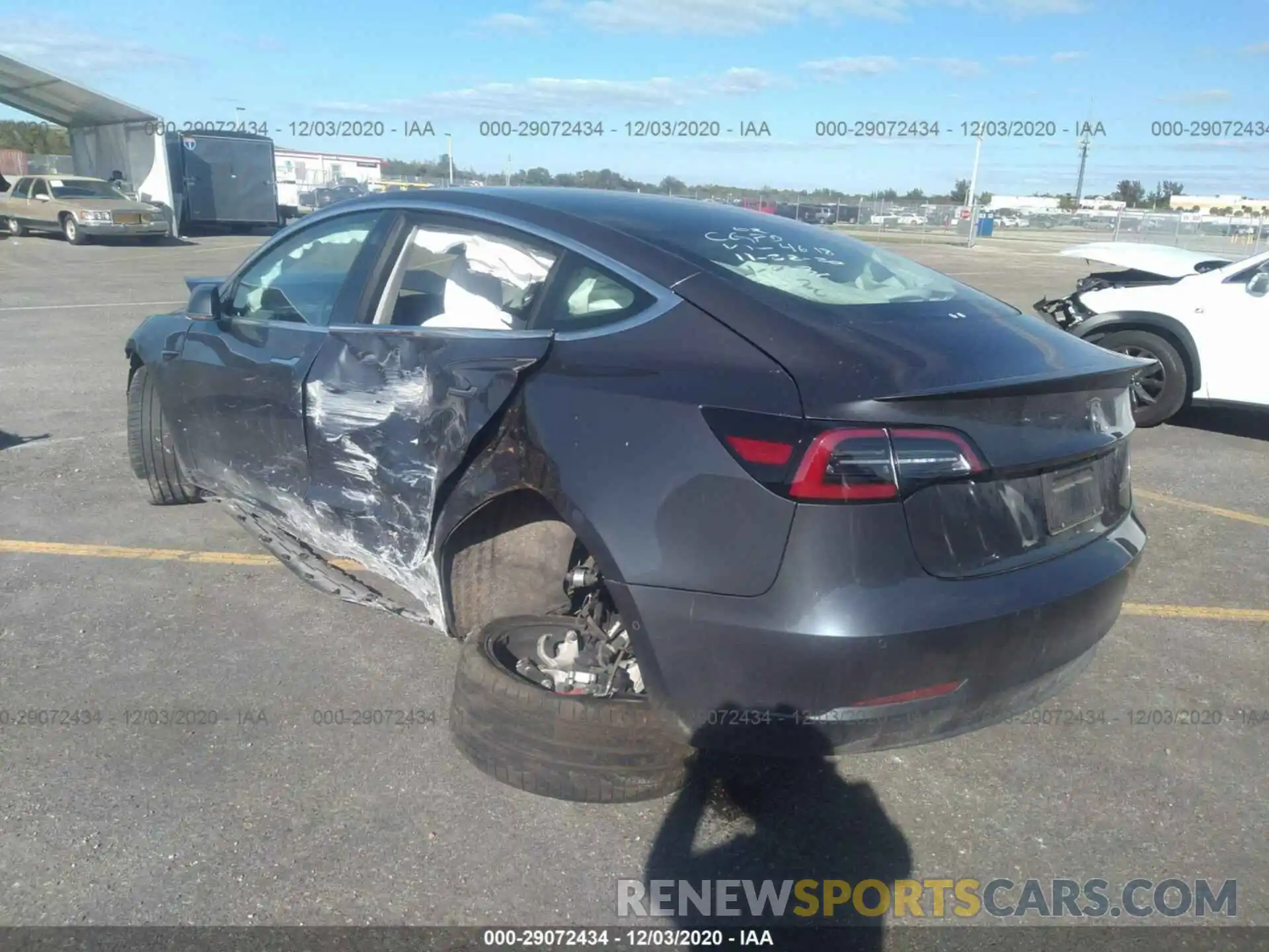 3 Photograph of a damaged car 5YJ3E1ECXLF714618 TESLA MODEL 3 2020