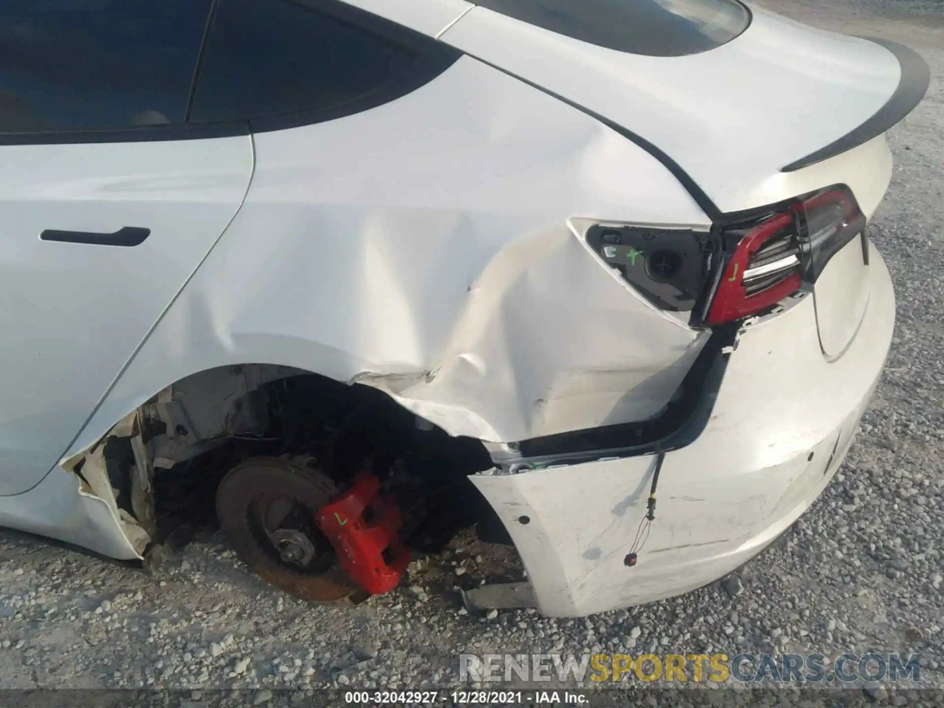 6 Photograph of a damaged car 5YJ3E1ECXLF796365 TESLA MODEL 3 2020