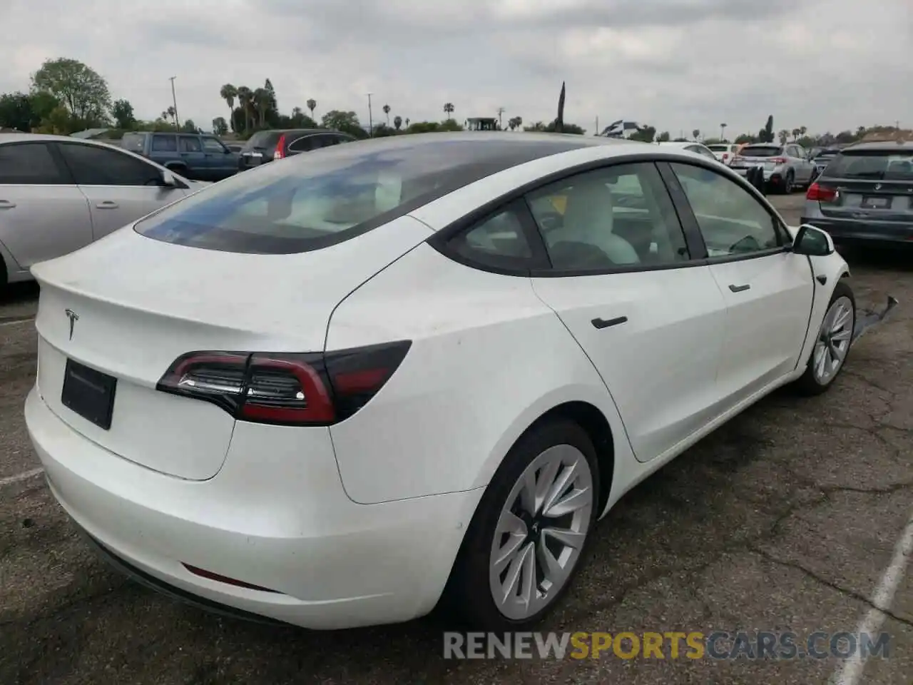 4 Фотография поврежденного автомобиля 5YJ3E1EA0MF046909 TESLA MODEL 3 2021