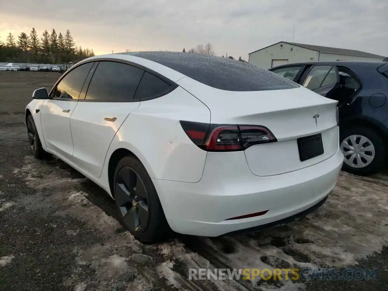 3 Photograph of a damaged car 5YJ3E1EA0MF047686 TESLA MODEL 3 2021